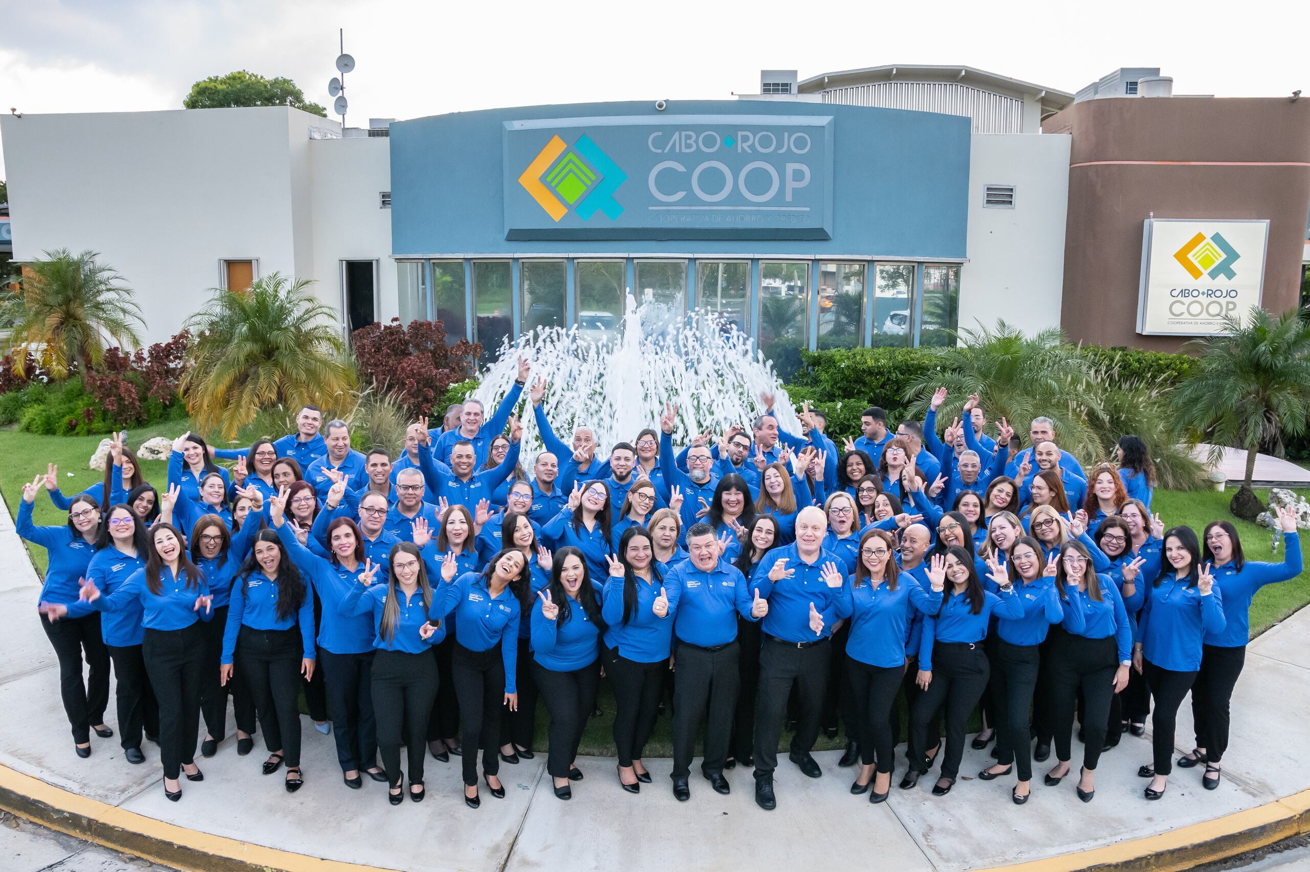 Cada miembro del equipo aporta su talento único, fortaleciendo la misión de la cooperativa.