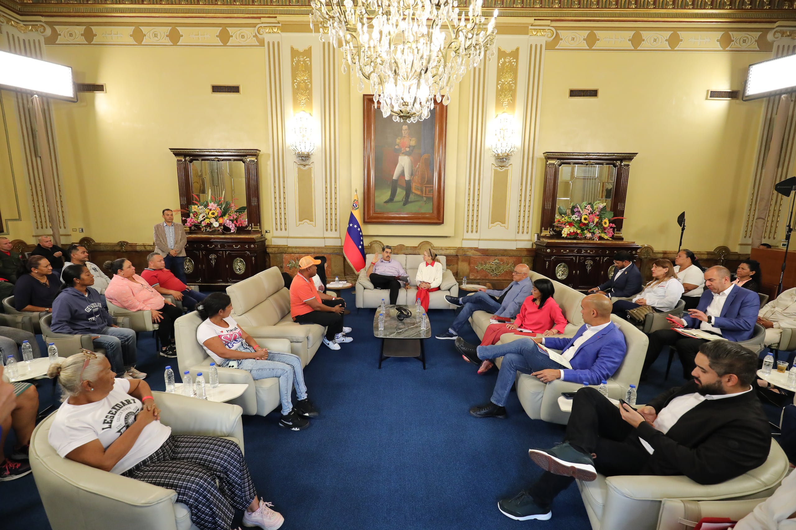 Maduro sostuvo que el primer vuelo está programado para este domingo y tendrá lugar después de que Washington enviara a más de 200 migrantes venezolanos a El Salvador.