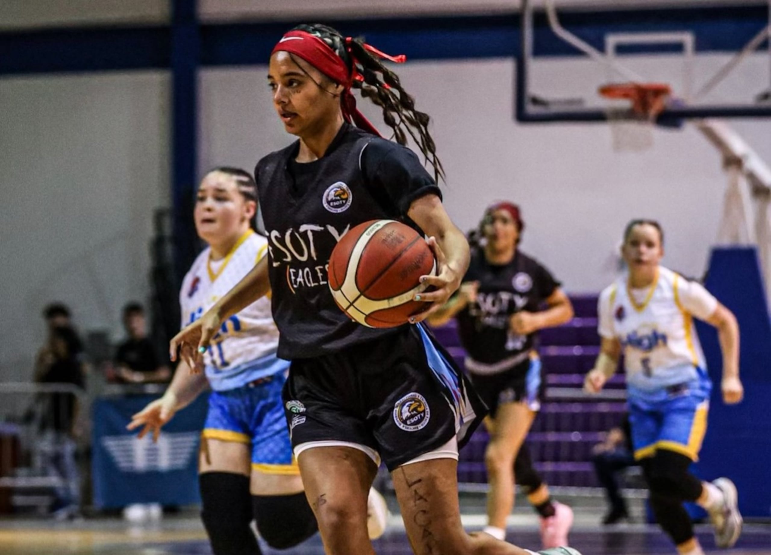 ESOTY de Yauco dominó 33-31 a la escuela Carlos González de Aguada.
