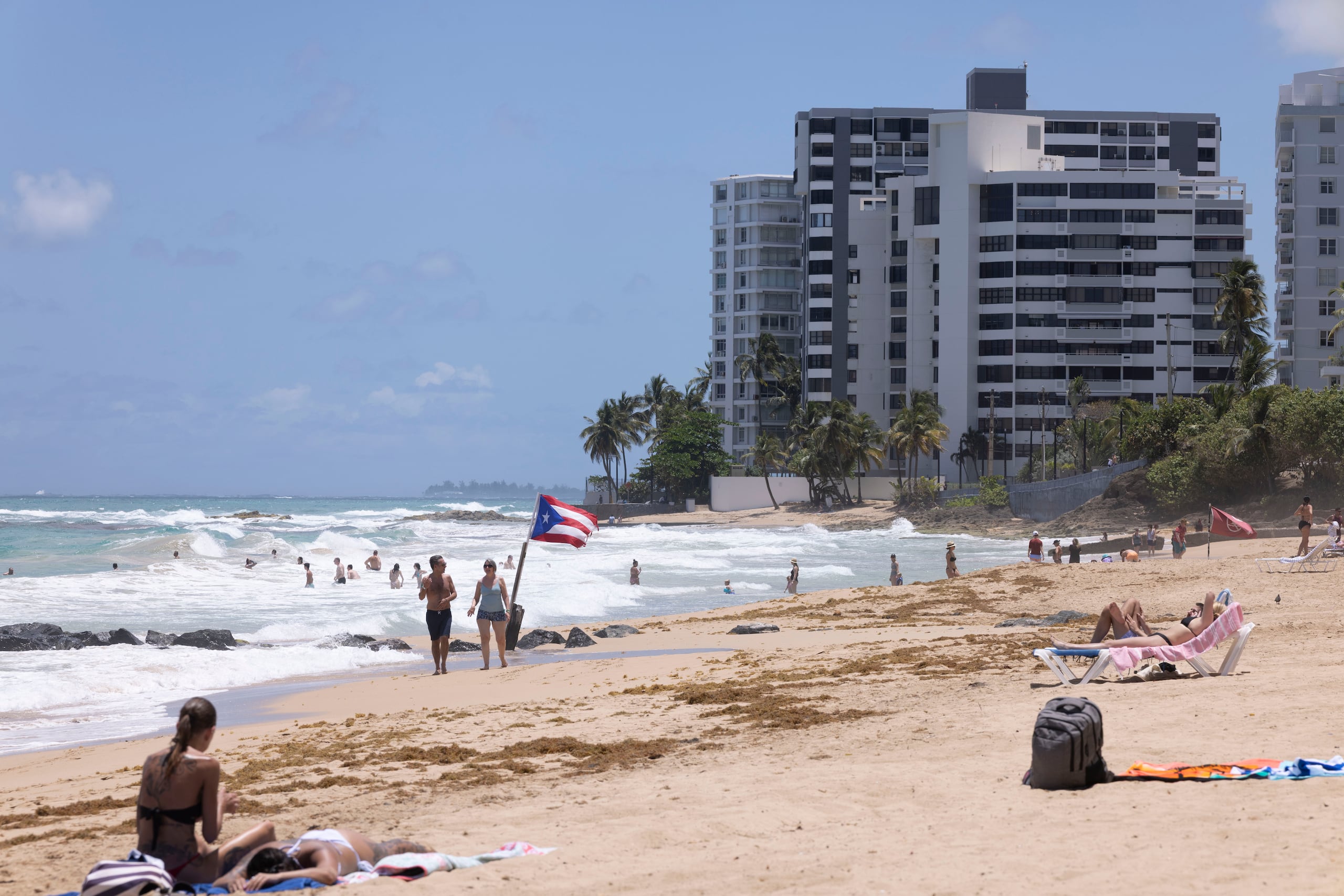 El Proyecto de la Cámara 828 crearía la "Ley para la protección y seguridad acuática de bañistas en Puerto Rico", con miras a informar a huéspedes sobre las condiciones del mar, y así evitar muertes en las playas.
###
Foto por:
Xavier Araújo | GFR Media
xavier.araujo@gfrmedia.com
Araujo