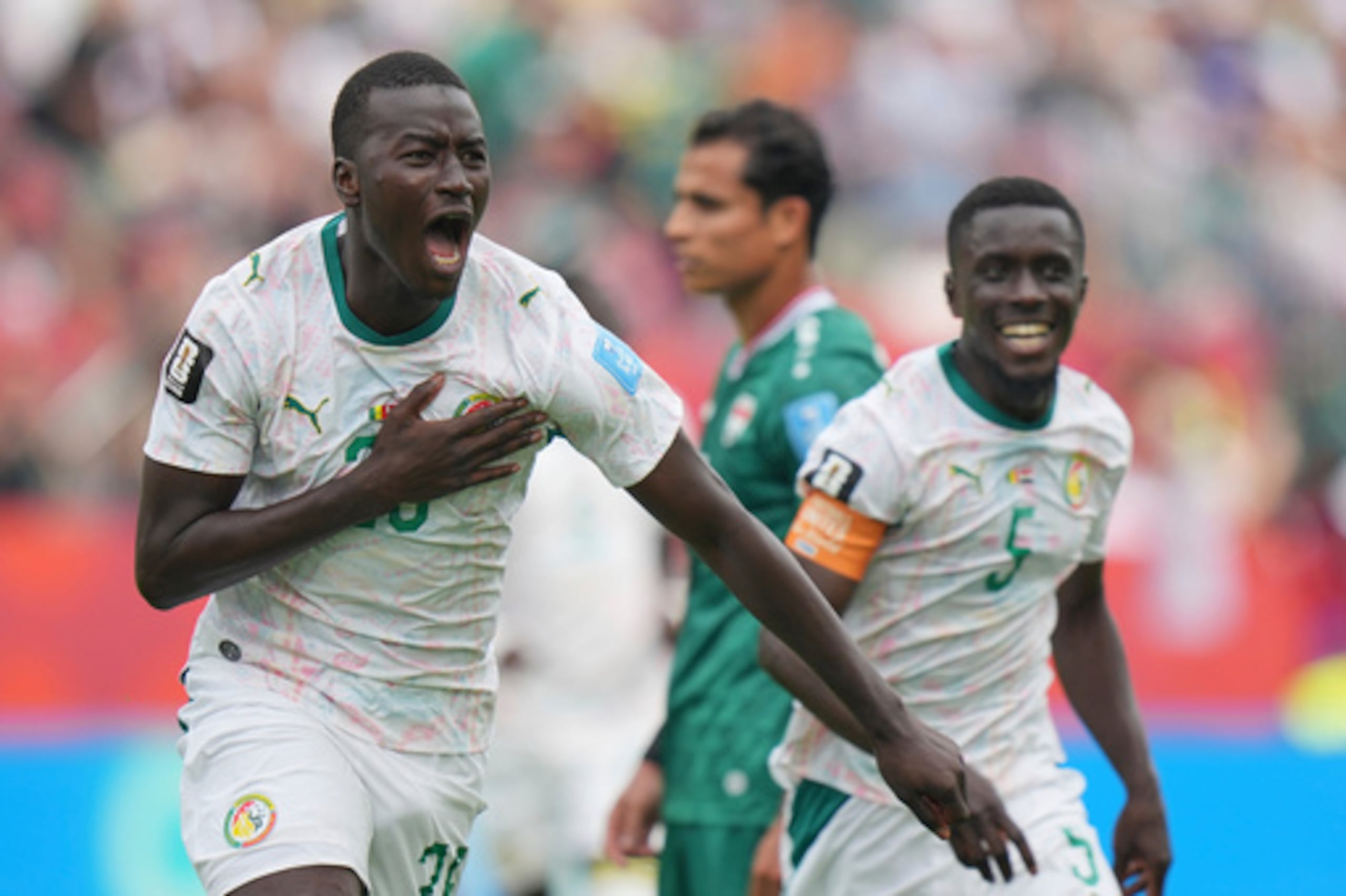 Pape Gueye (26) celebra tras marcar el tercer gol de Senegal contra Irak en el partido del Grupo I del Mundial, el viernes 26 de junio de 2026, en Toronto. (Foto AP/Stephanie Scarbrough)
