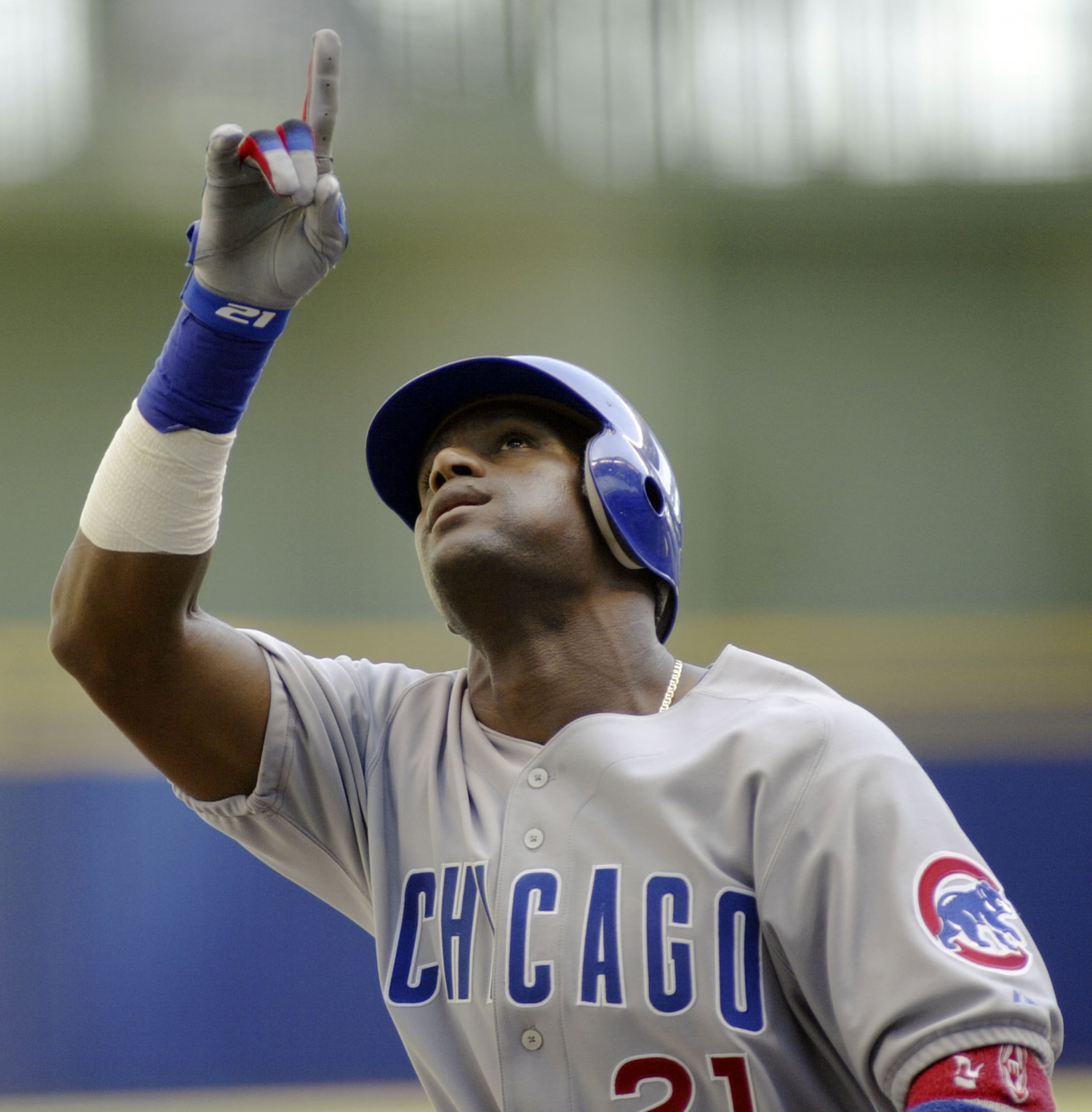 El jardinero dominicano tuvo temporadas de 60 jonrones en 1998 (66), 1999 (63) y 2001 (64) y finalizó su carrera con 609 bambinazos, 1,667 remolcadas y 379 dobletes entre sus 2,408 hits.