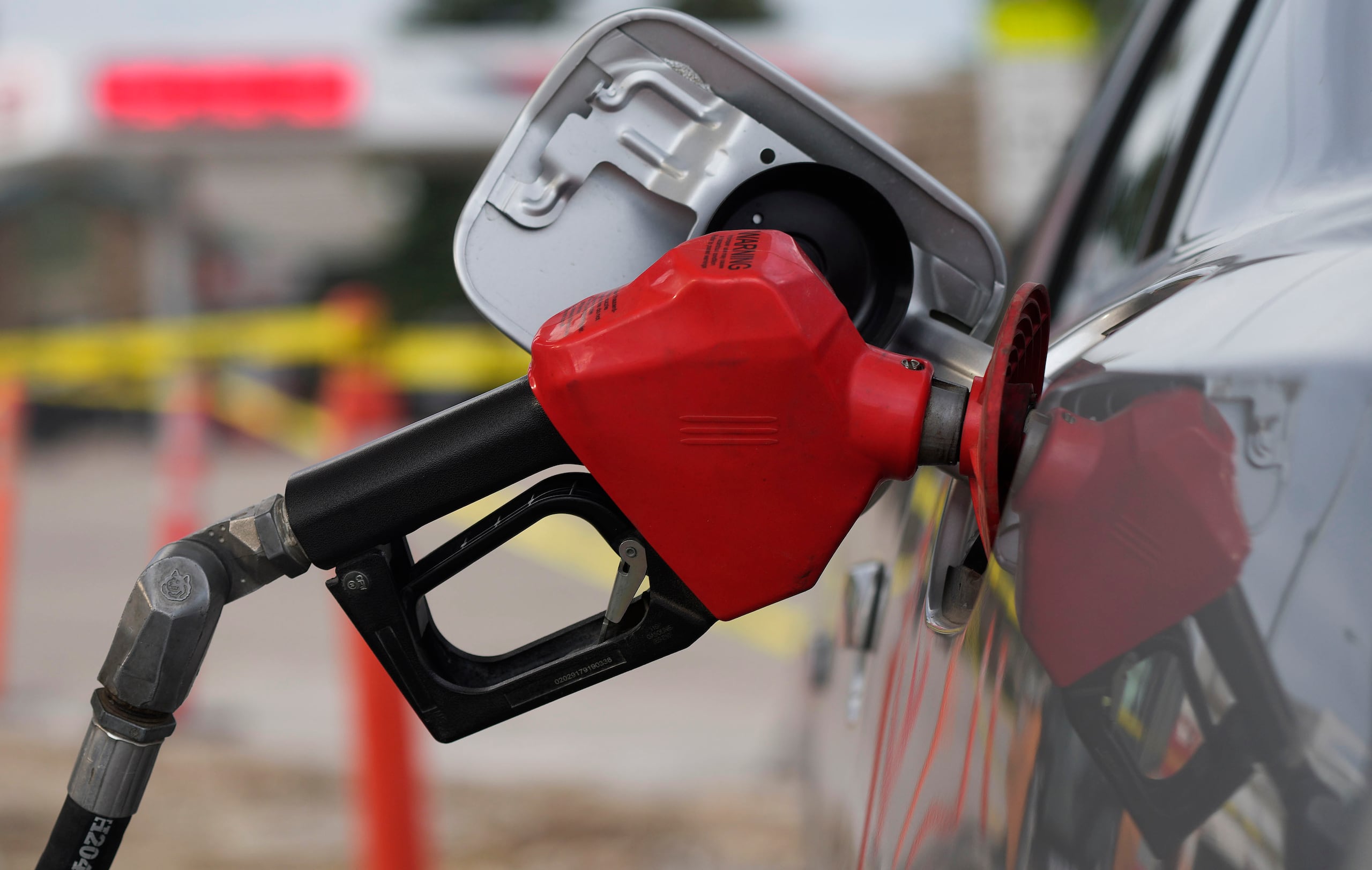 Una estación de gasolina.