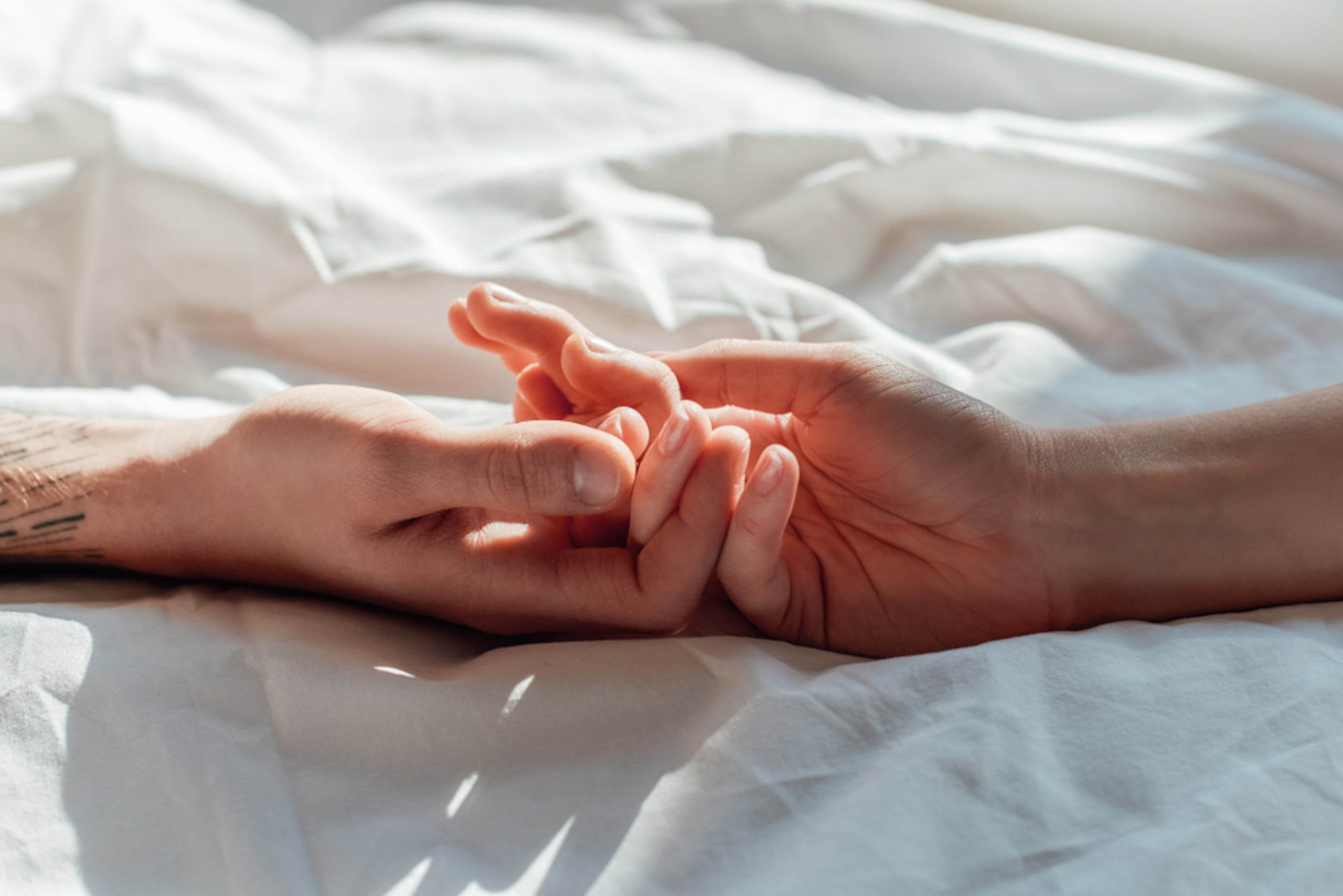 Las personas sapiosexuales se sienten atraídas por la inteligencia y el intelecto de sus parejas potenciales, y esto puede manifestarse en diferentes formas.