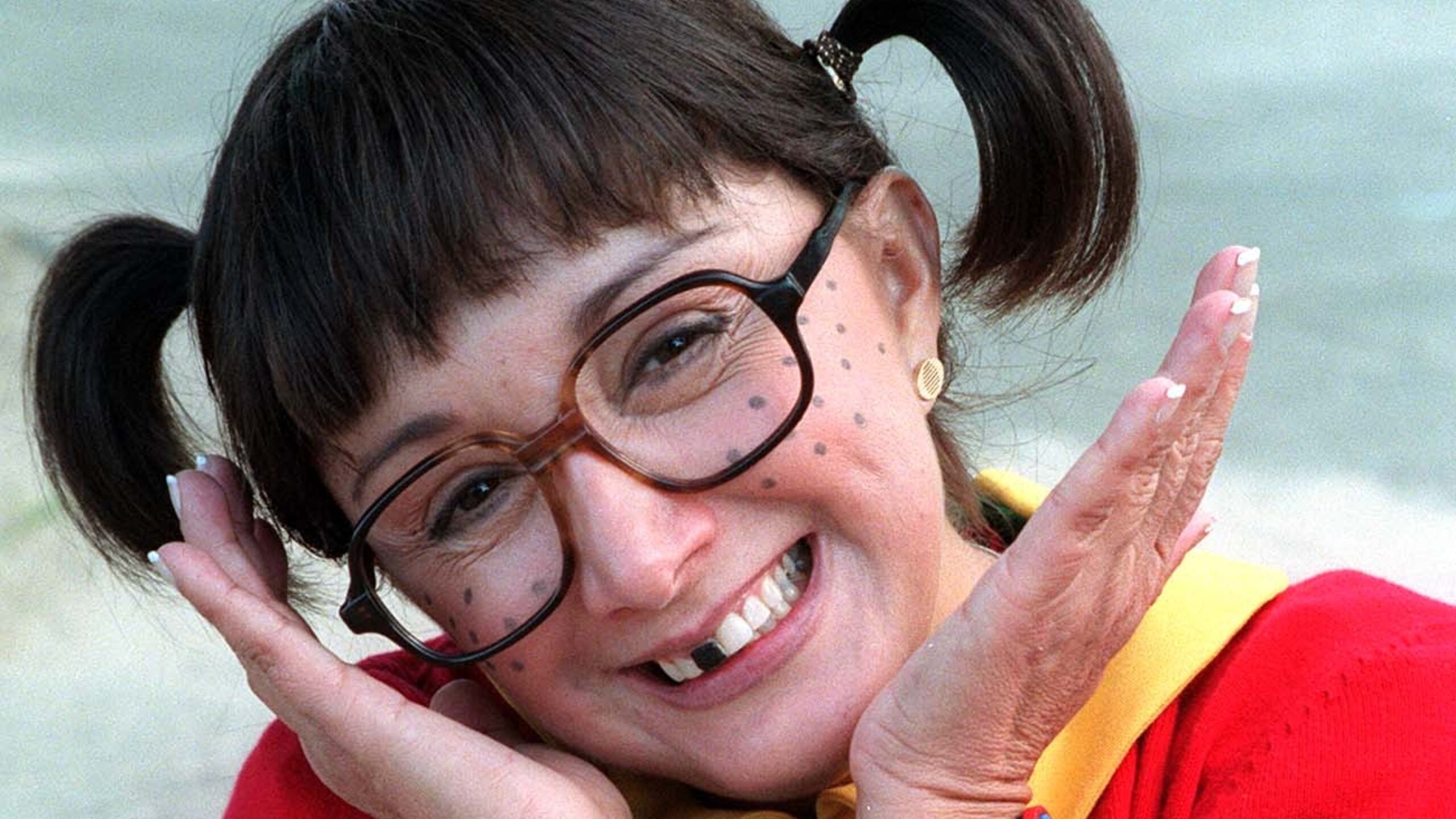 18- ENERO del 2000. ISLA VERDE, P.R. CONFERENCIA DE PRENSA DE LA CHILINDRINA Y SU NUEVO ESPECTACULO