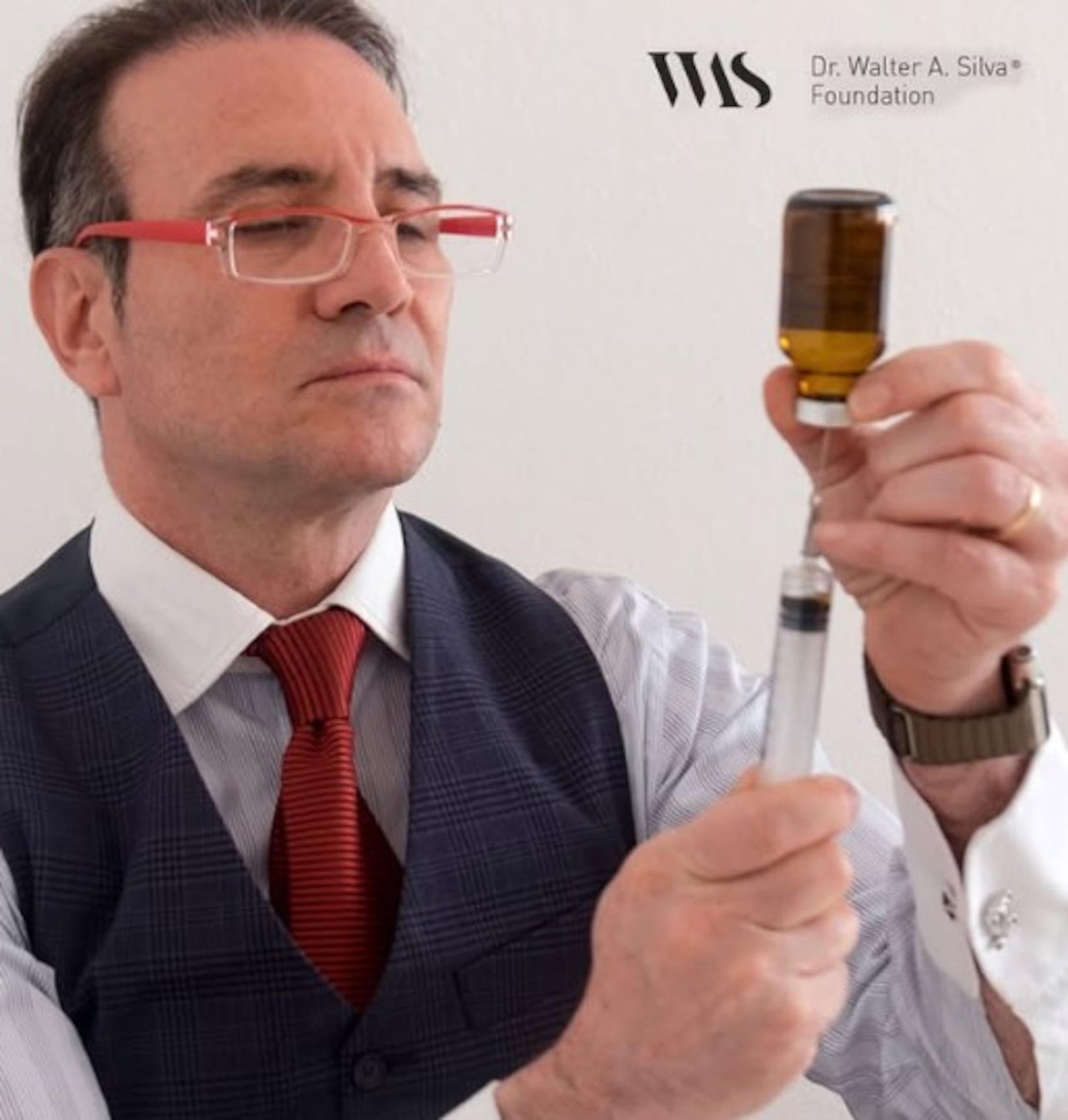 El detenido se hacía pasar por un prestigioso médico, asegurando haber trabajado junto al papa Juan Pablo II (1978-2005) y, más recientemente, con 54 cardenales.