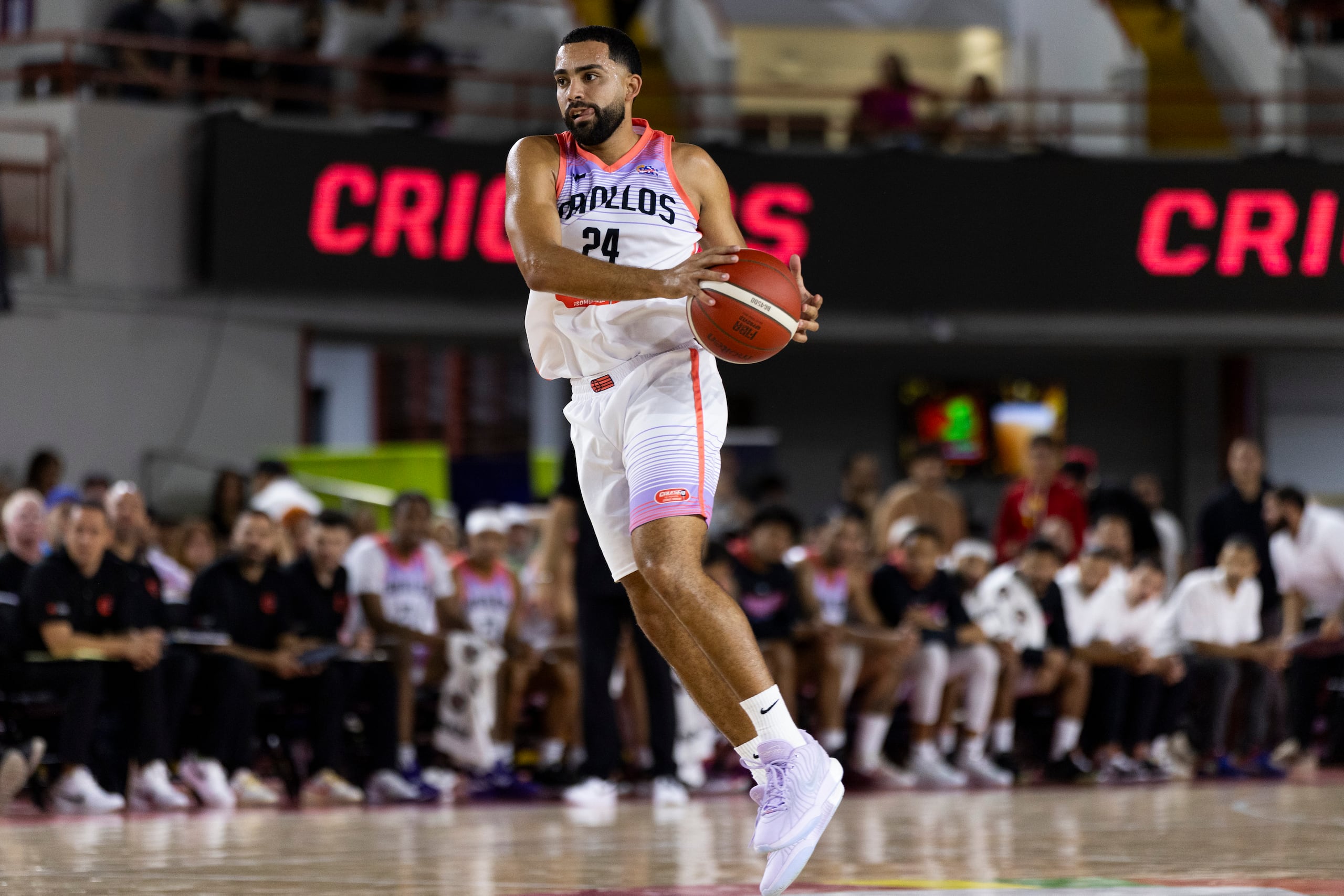 Christian “Cuco” López, de los Criollos de Caguas, durante el juego del miércoles contra los Gigantes de Carolina.
