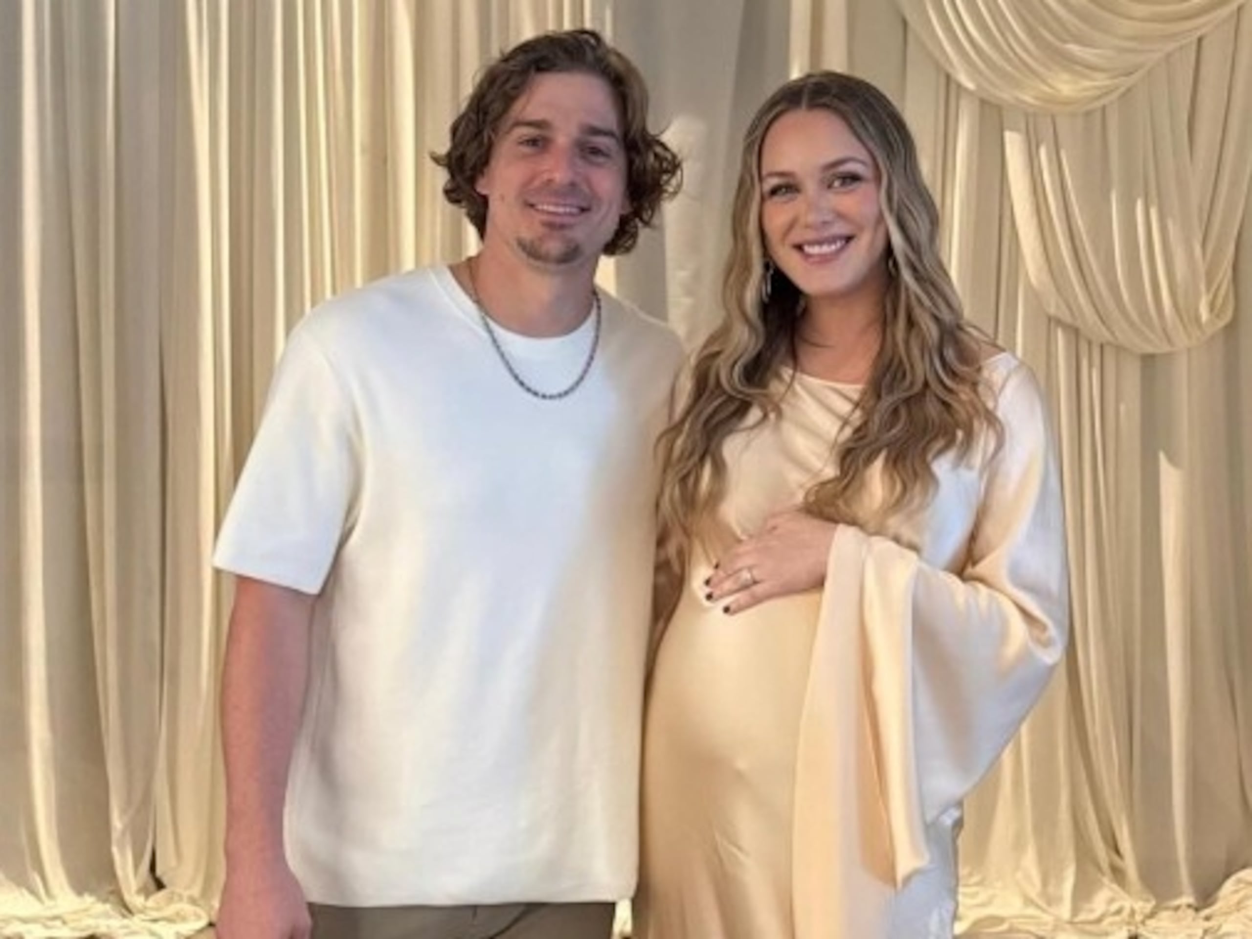 Mariana Vicente y Kike Hernández.