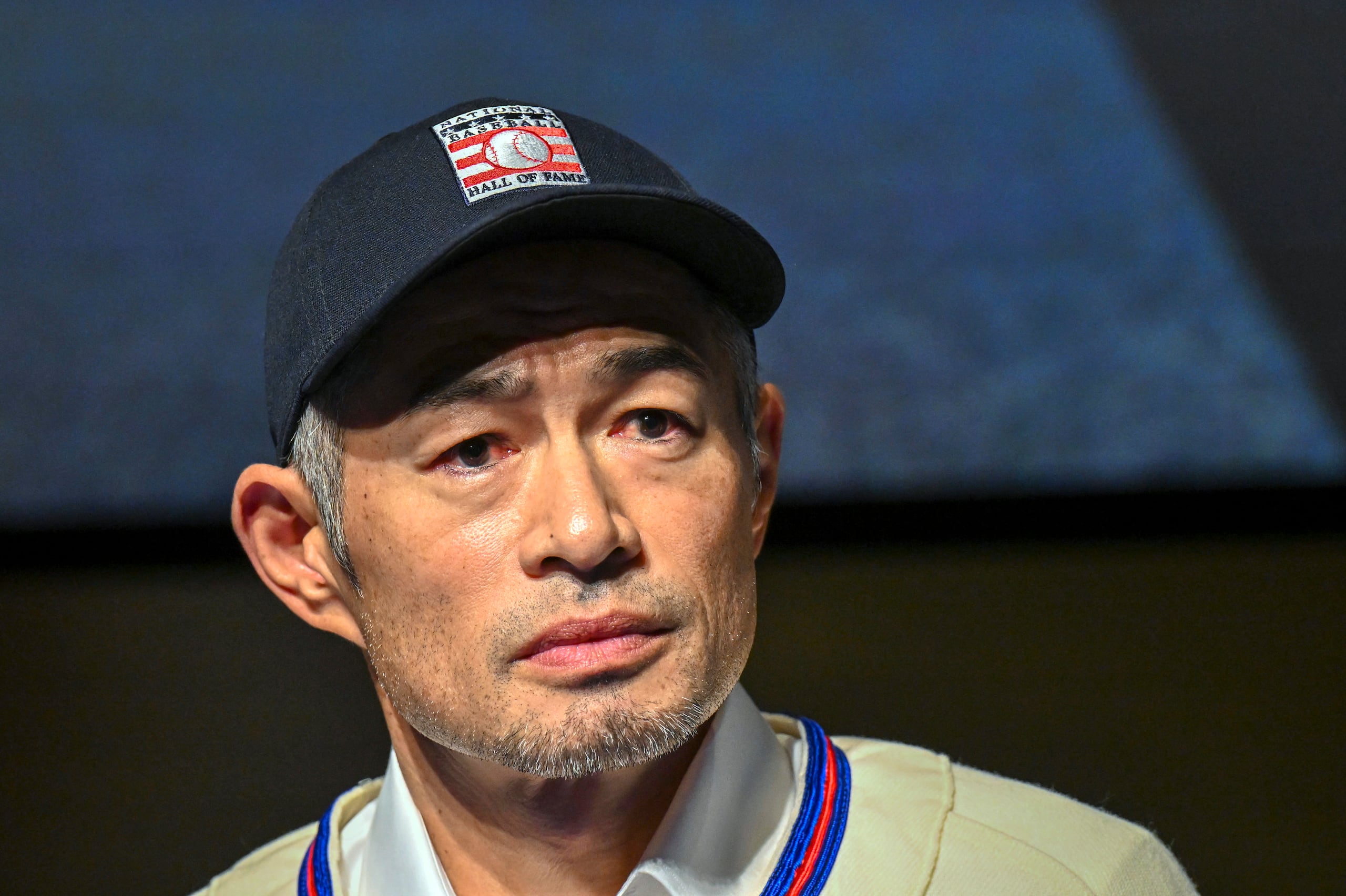 Ichiro Suzuki, nuevo miembro del Salón de la Fama del béisbol, durante una rueda de prensa, el 23 de enero de 2025, en Cooperstown, Nueva York. (AP Foto/Hans Pennink)