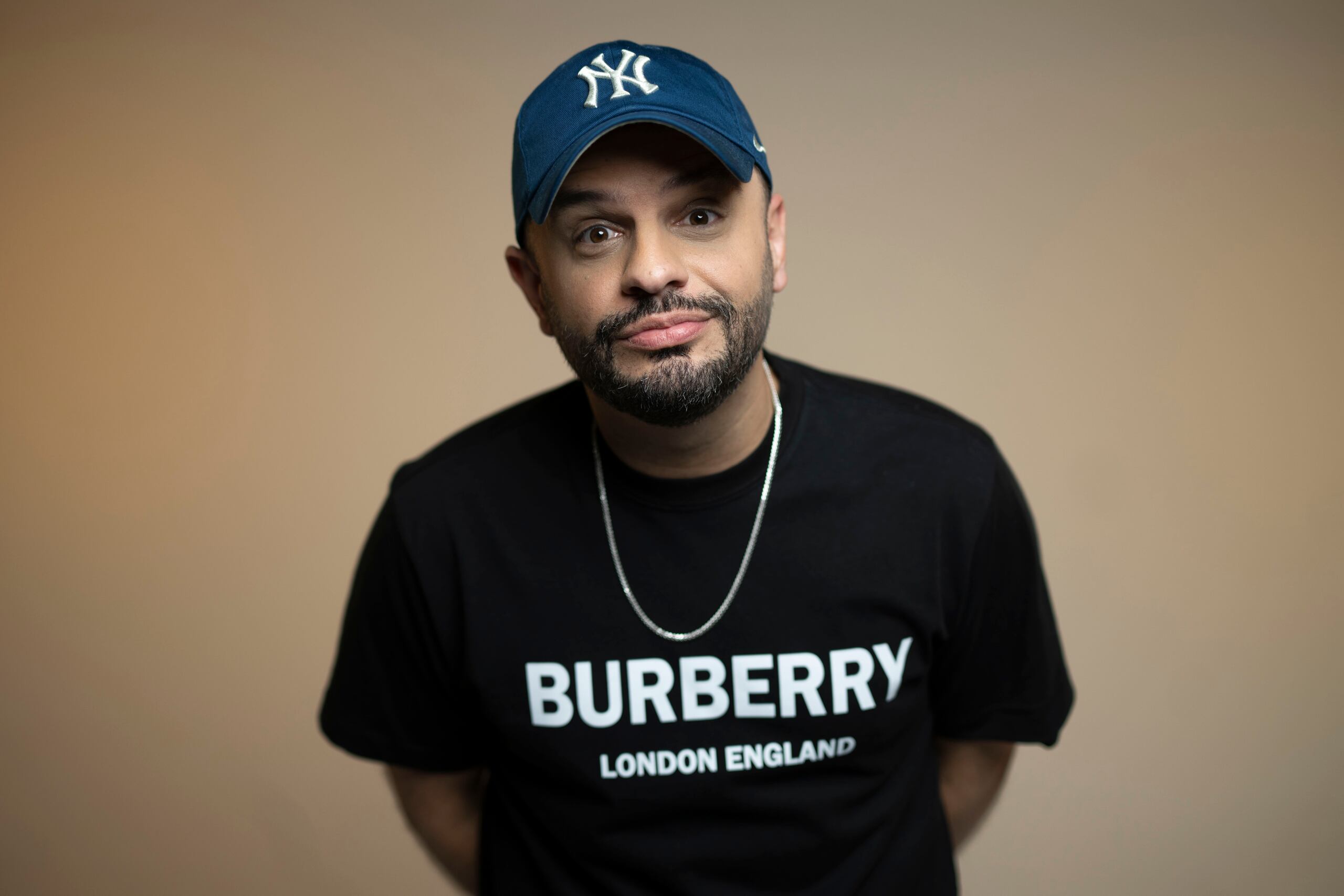 La comedia cuenta con un guion escrito por Josué Comedy.
