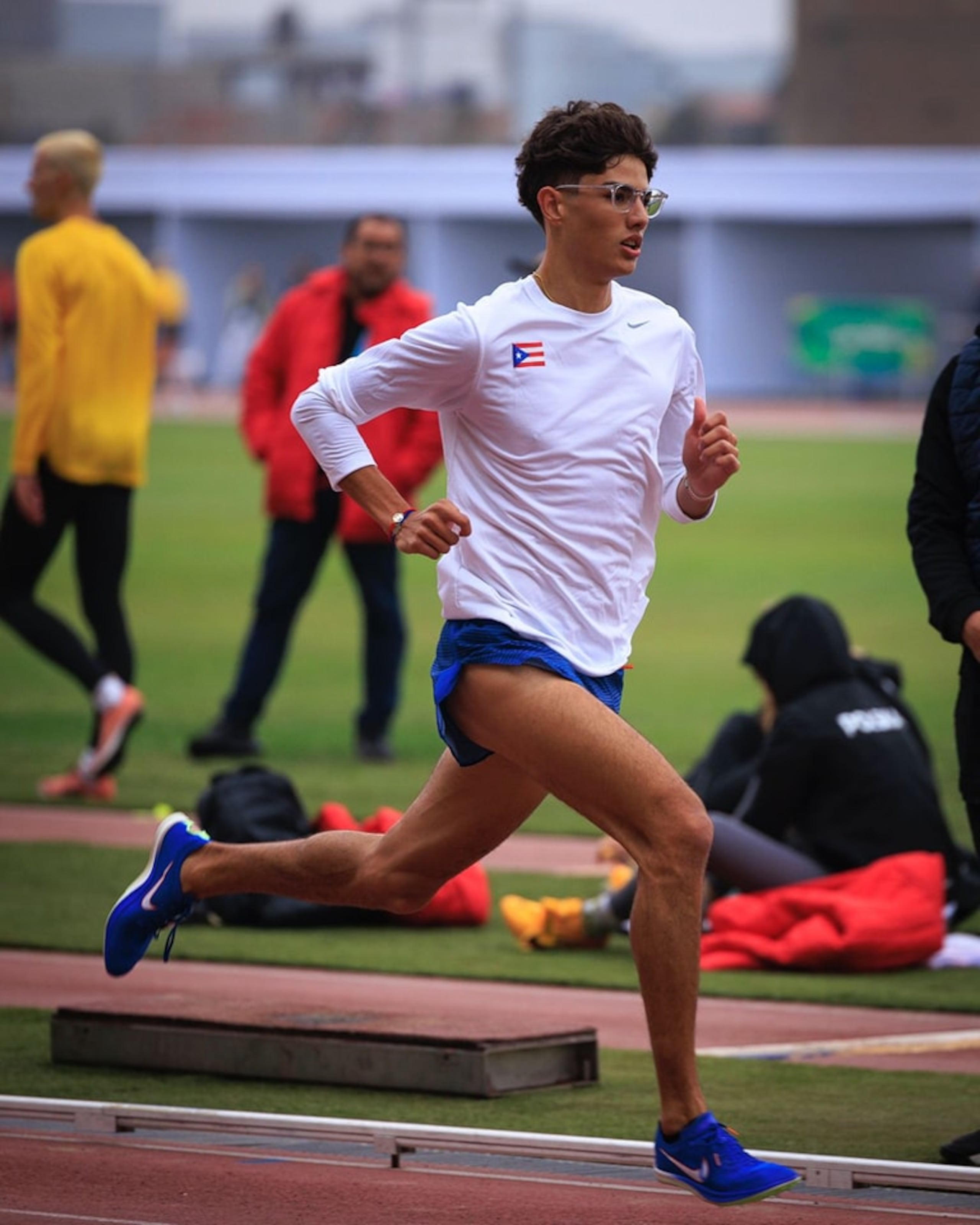 Miguel Pantojas es especialista de los 800 metros.