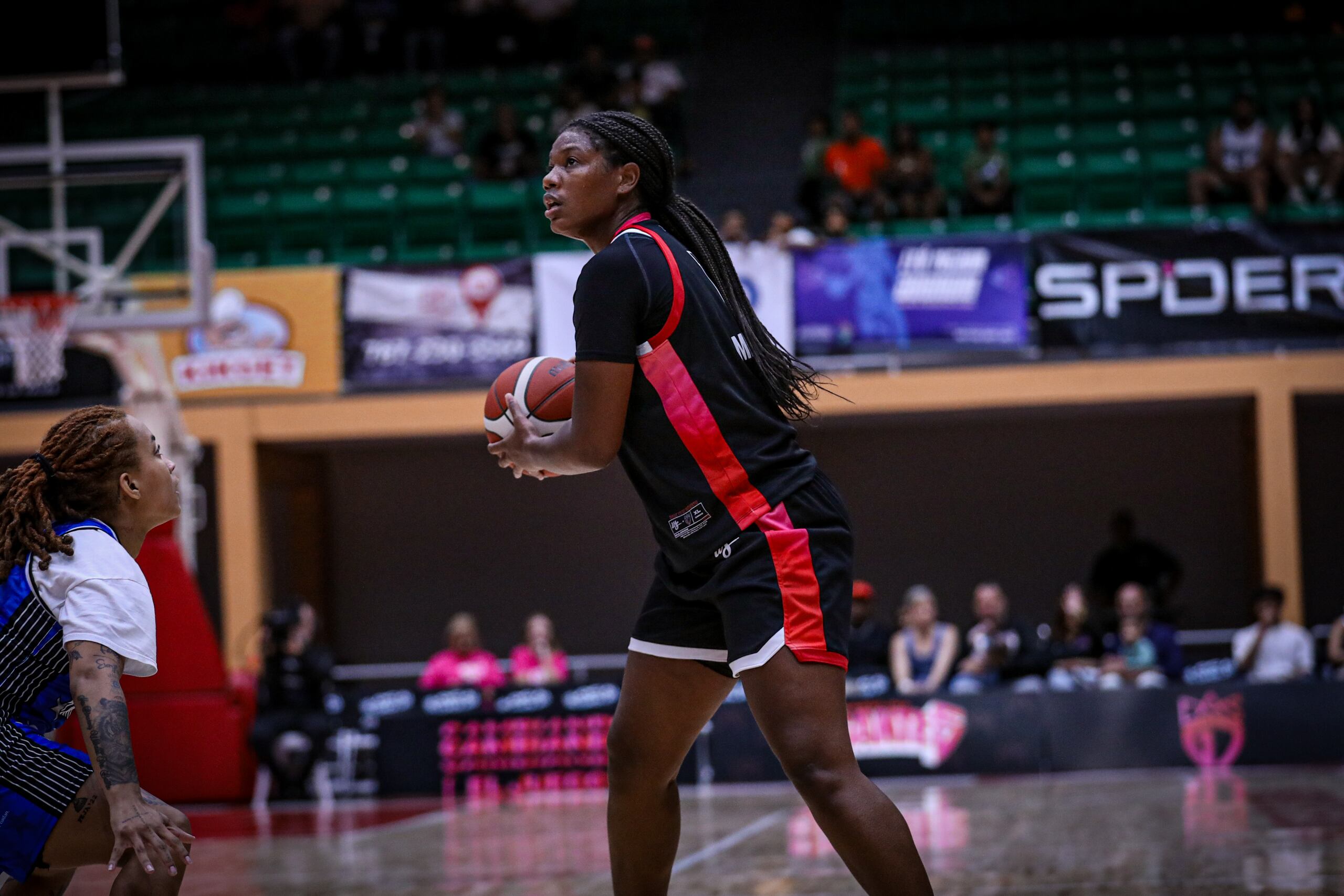 Teana Muldrow, de las Gigantes de Carolina.