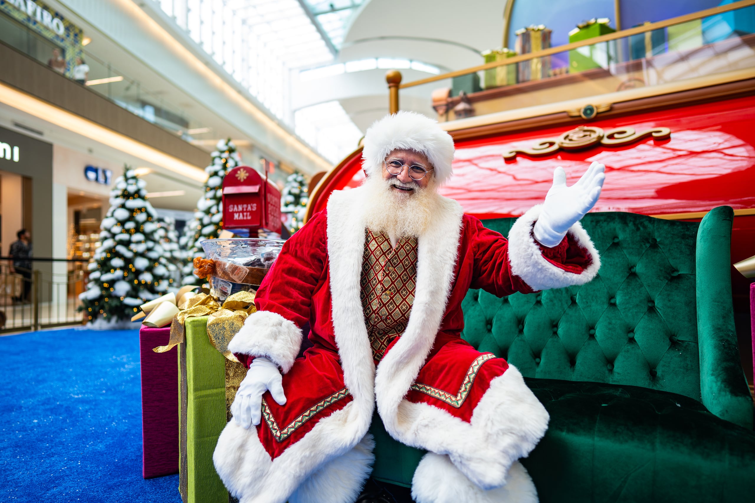 Del viernes, 7 de noviembre al miércoles, 24 de diciembre, las familias podrán hacer sus reservaciones en línea para conocer a Santa y capturar su momento perfecto en una foto.