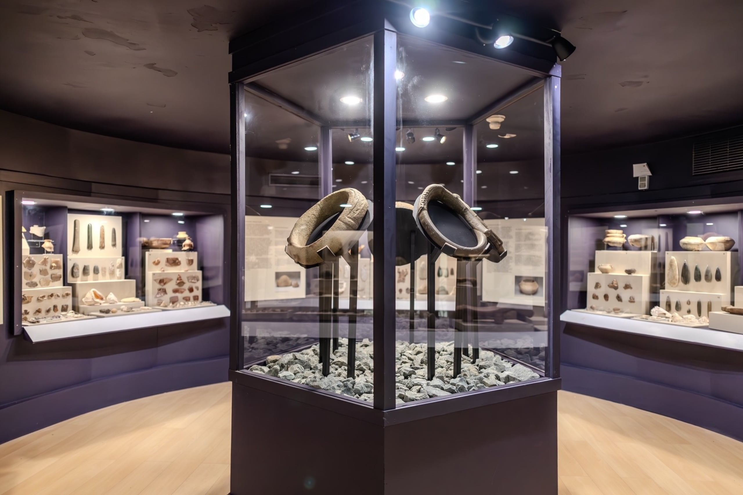 Del total de la inversión, más de $273,000 fueron destinados para el diseño y fabricación de la museografía a cargo del artista puertorriqueño Garvin Sierra.