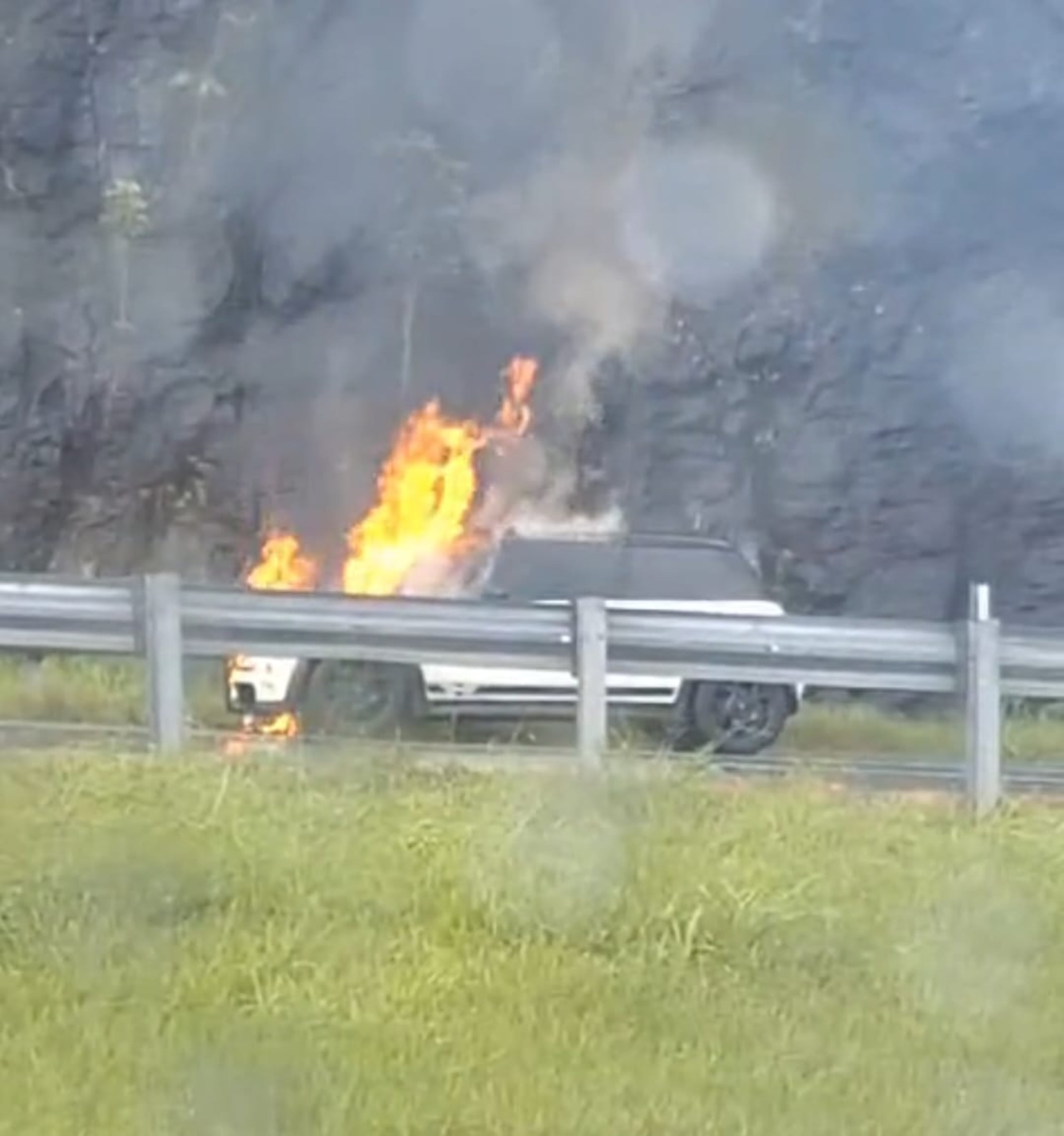 Cierran tramo de la carretera PR-53 en Salinas por vehículo incendiado. (Archivo)