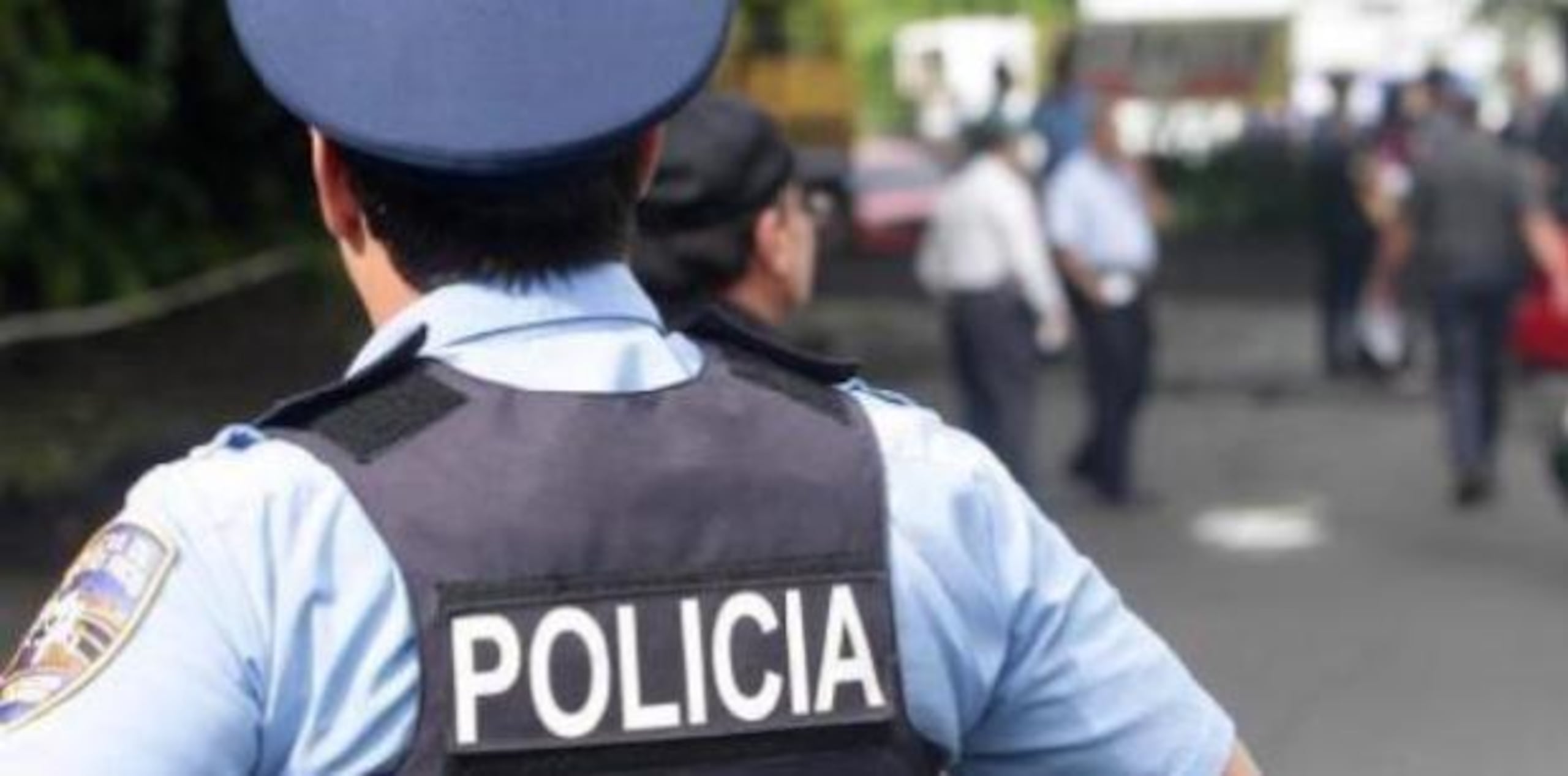 Para lograr acceso al interior hay que pasar dos portones y puertas para lograr acceso a la bóveda donde se almacenan las armas y balas. (Archivo)