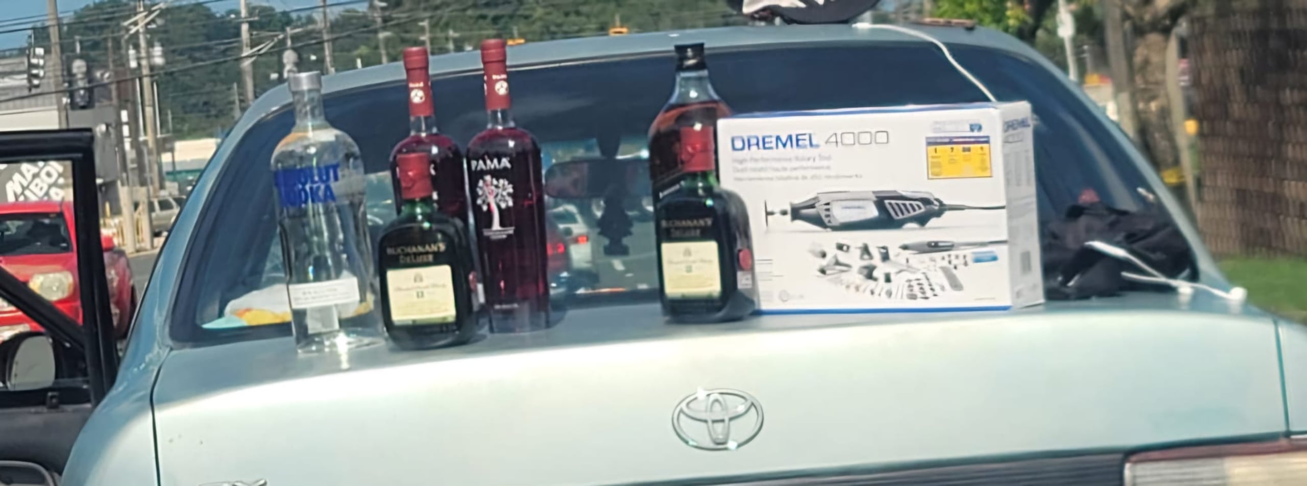 Dos hombres fueron arrestados por apropiarse ilegalmente de mercancía de Costco de Hato Tejas, en Bayamón.