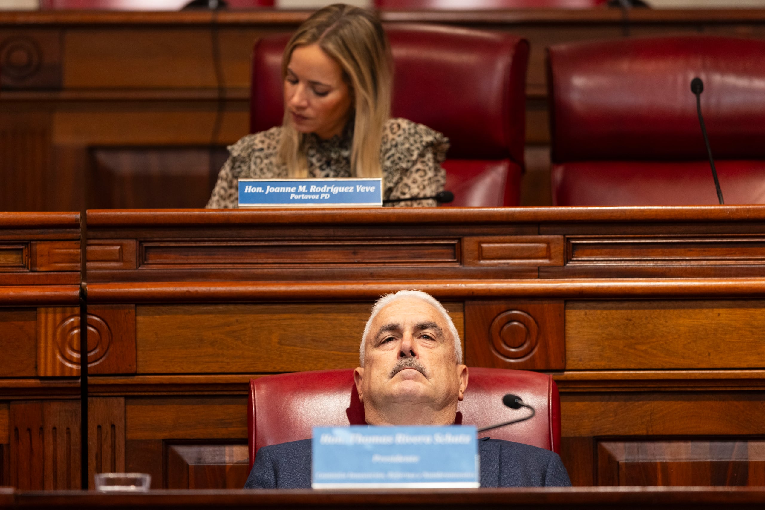 Los senadores Joanne Rodríguez Veve y Thomas Rivera Schatz.