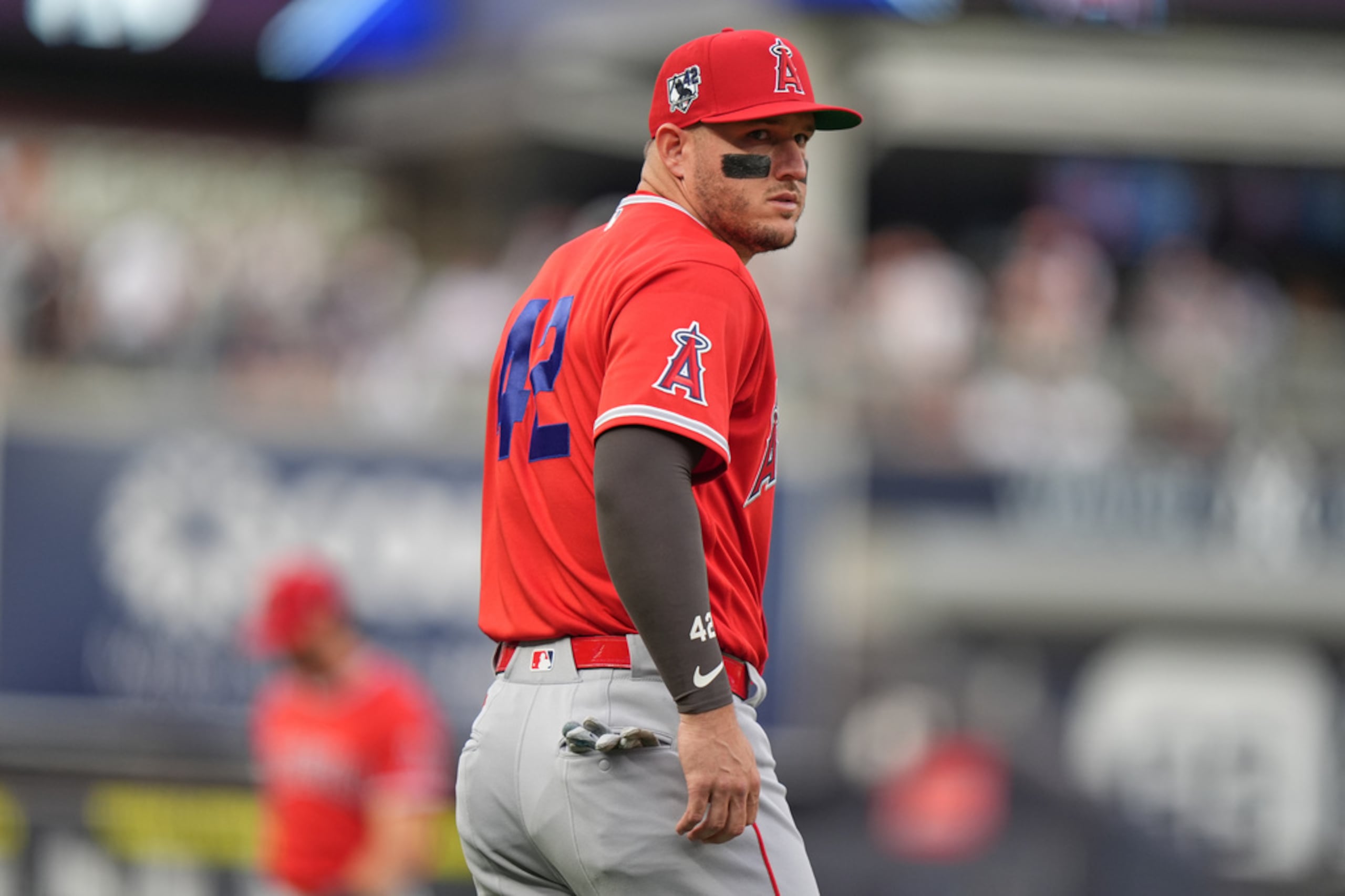 Mike Trout, de los Angels de Los Ángeles, en un juego durante la temporada 2026 de las Grandes Ligas.