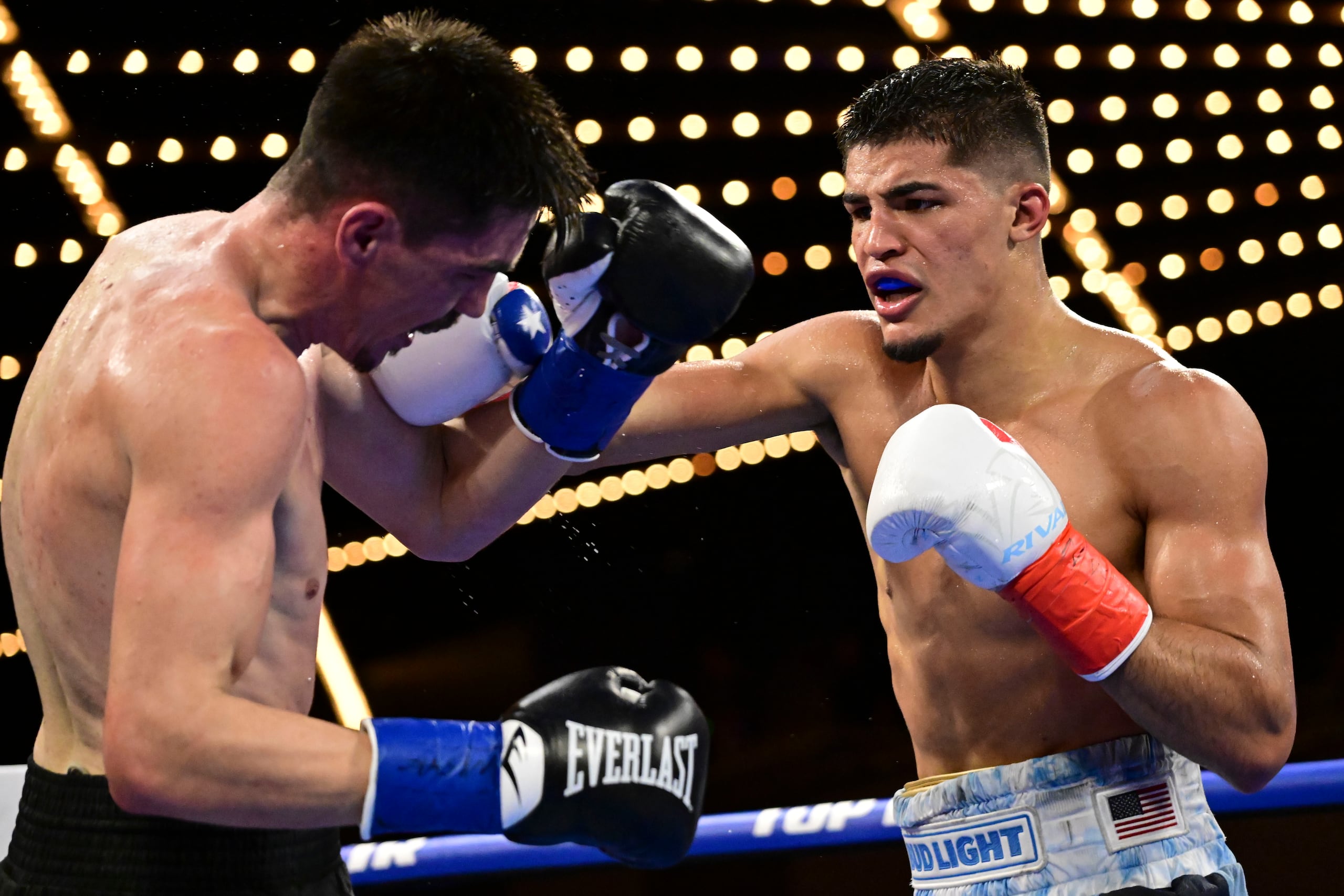 Xander Zayas se apuntó la noche del sábado una victoria por amplia decisión sobre el brasileño Patrick Teixeira.