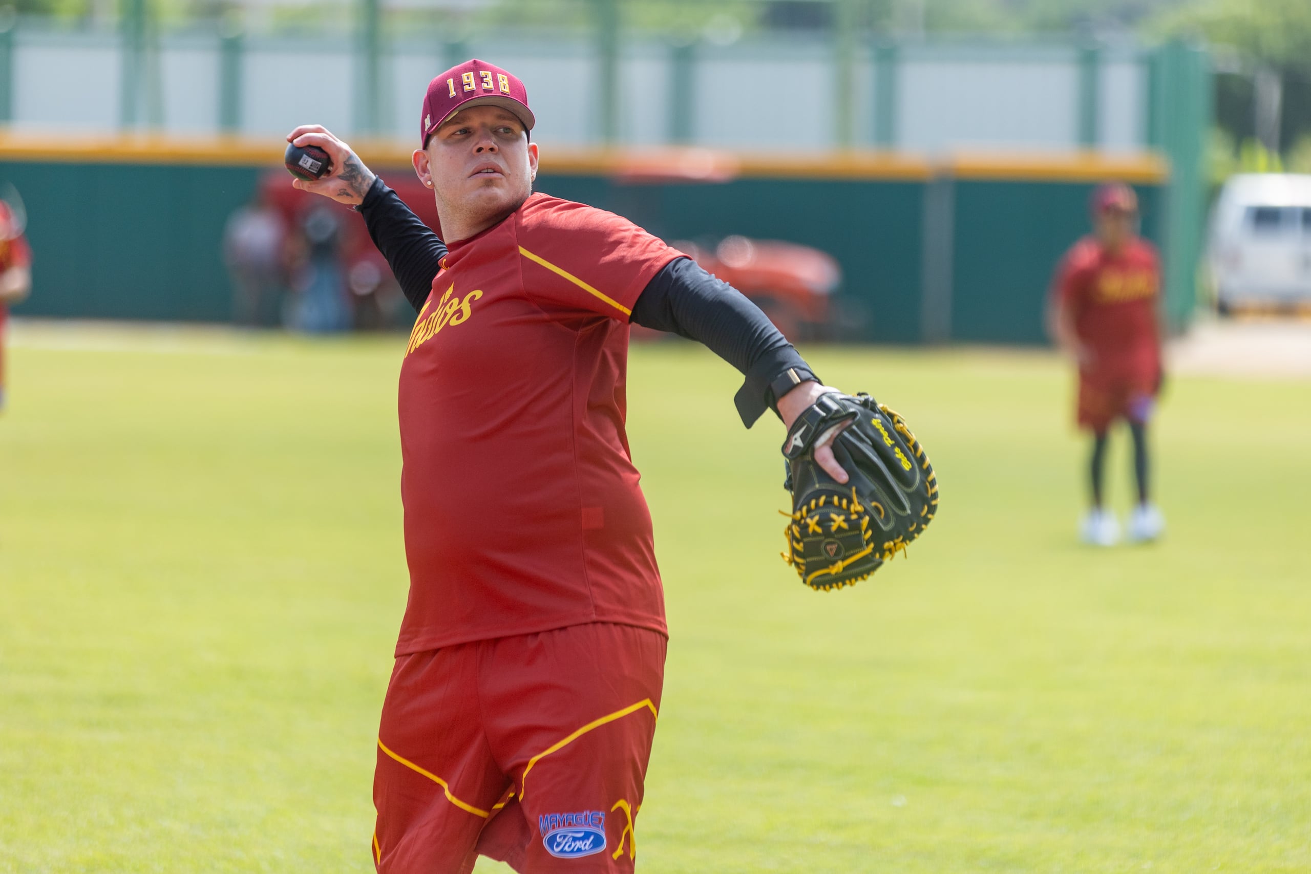 Roberto "Bebo" Pérez durante una práctica previo al inicio de la temporada de la LBPRC.