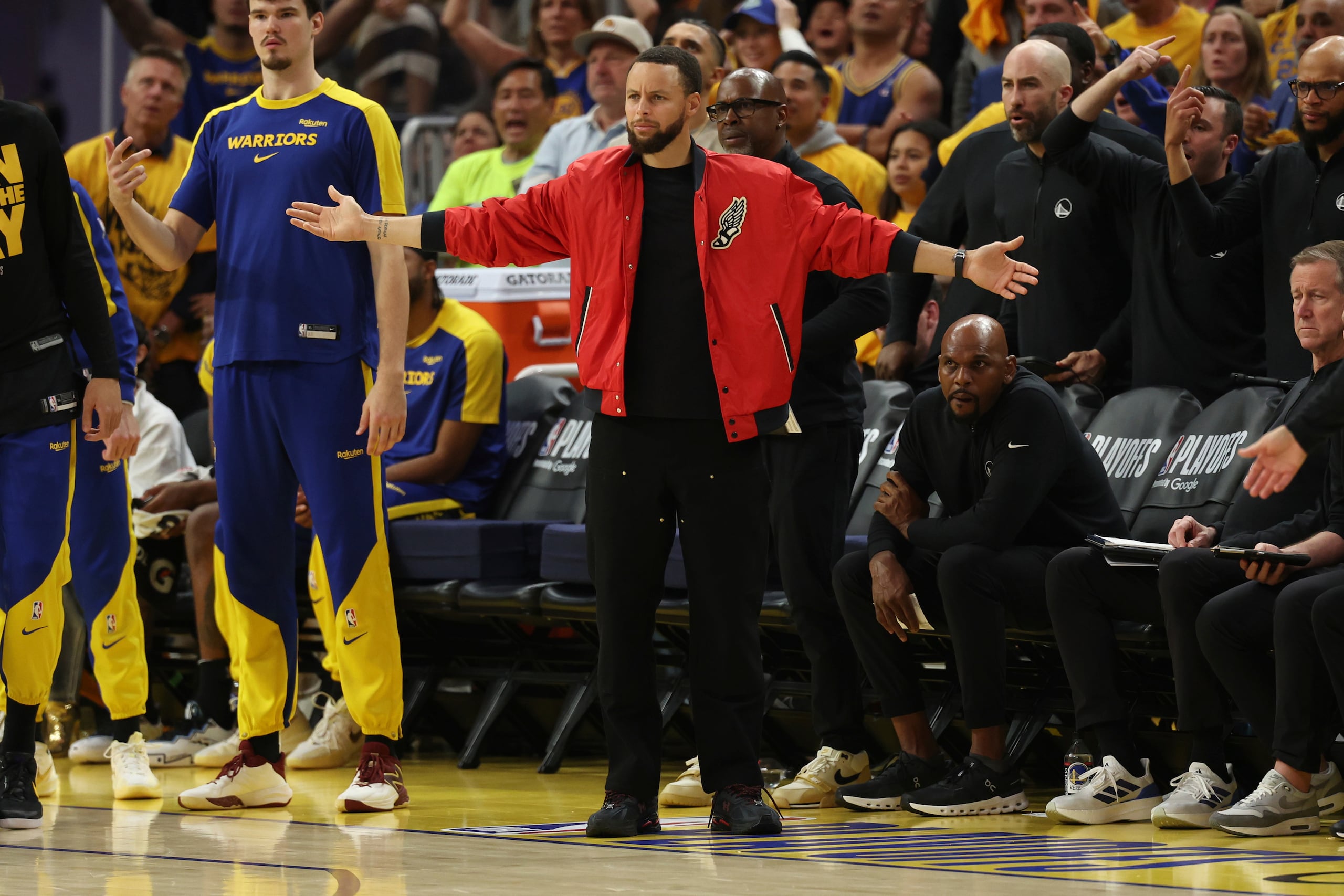 Stephen Curry, de los Warriors de Golden State, aparece aquí durante el partido contra los Timberwolves de Minnesota en las semifinales de la Conferencia Oeste de la NBA, el lunes 12 de mayo de 2025, en San Francisco.