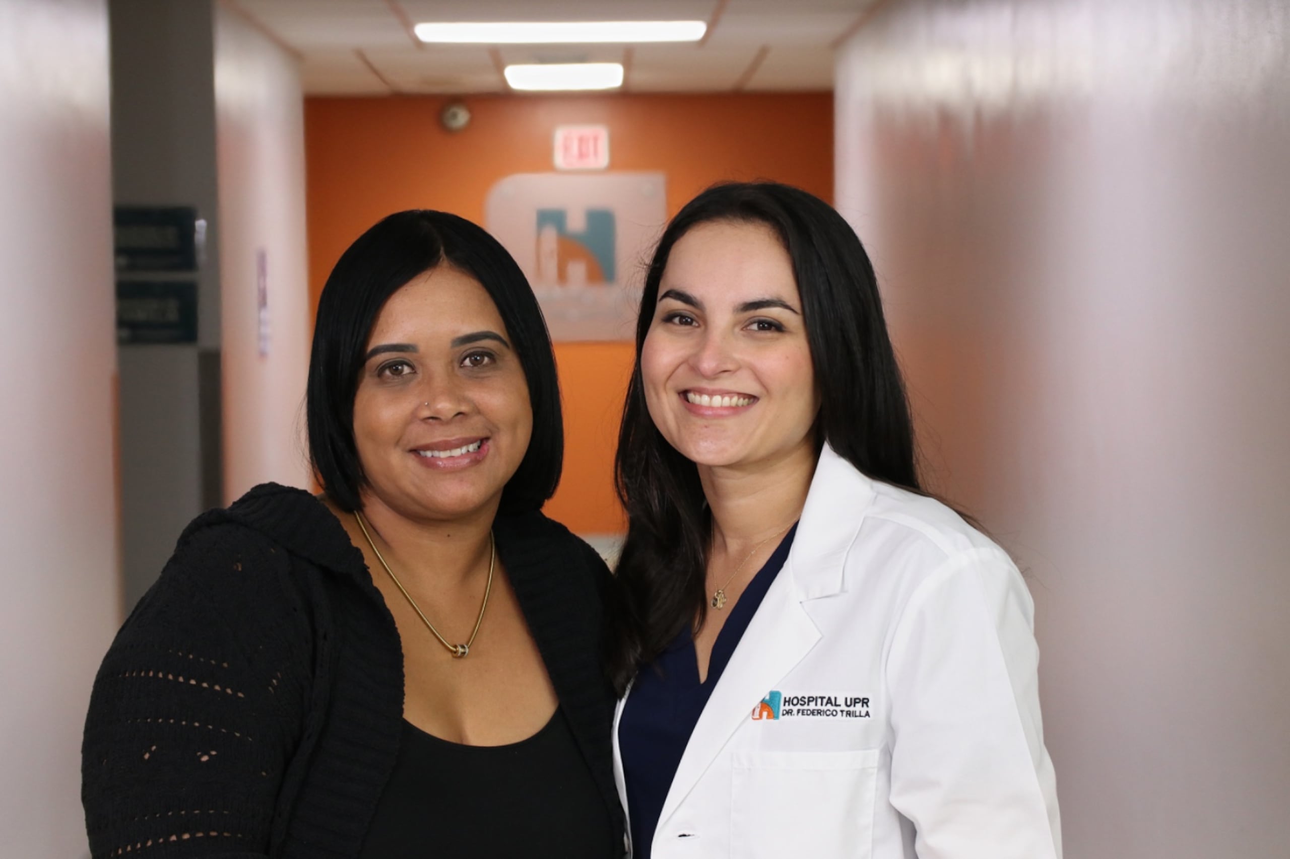 La paciente Carla Avilés encontró apoyo incondicional en la Dra. Fiorella Reyes Baéz, quien es ginecóloga oncóloga.