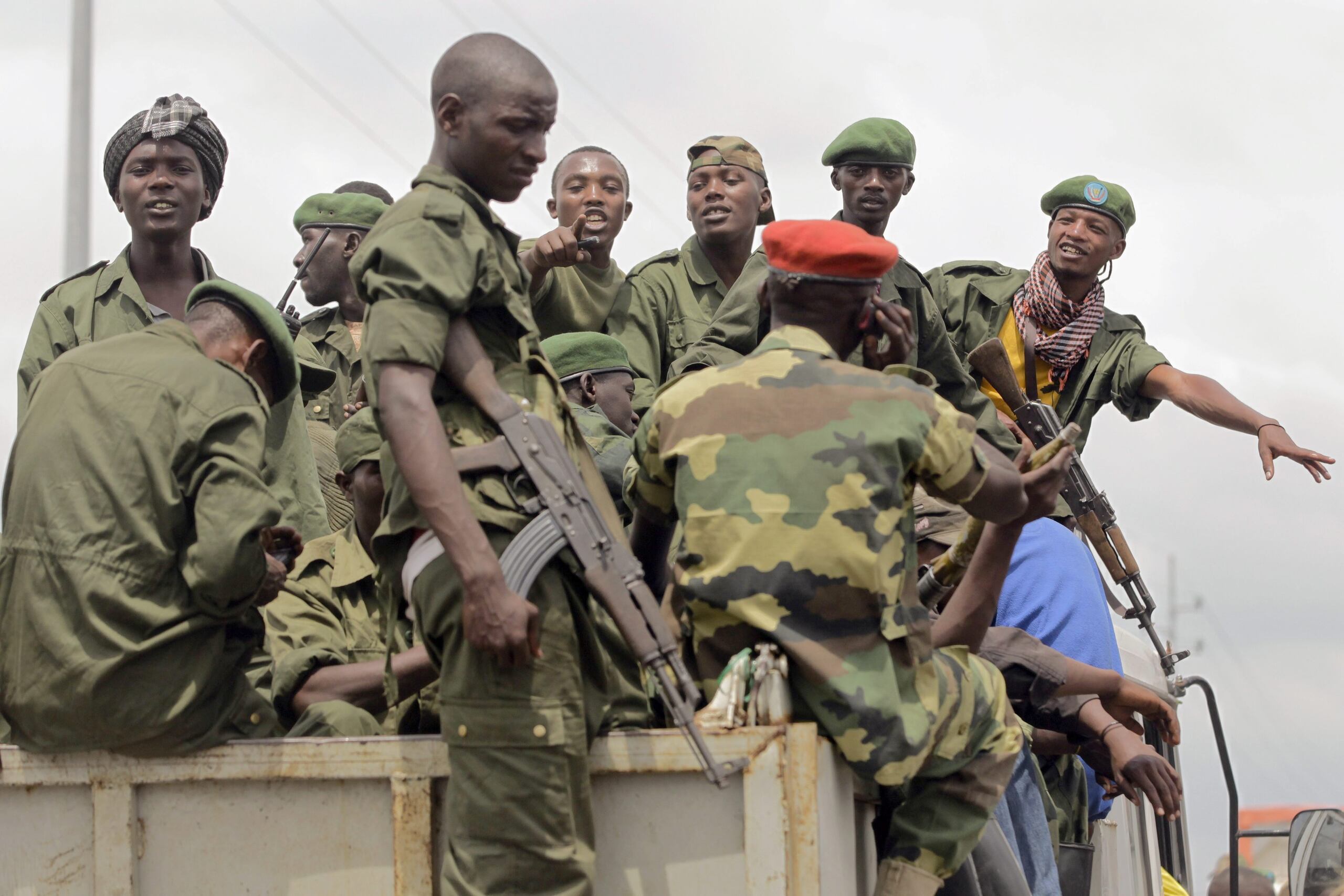 Las ofensivas del M23 también han desencadenado una escalada de tensiones entre la RDC y Ruanda por la presunta colaboración de Kigali con el grupo rebelde, un extremo que las autoridades ruandesas siempre han negado, pese a que la ONU lo confirmó.