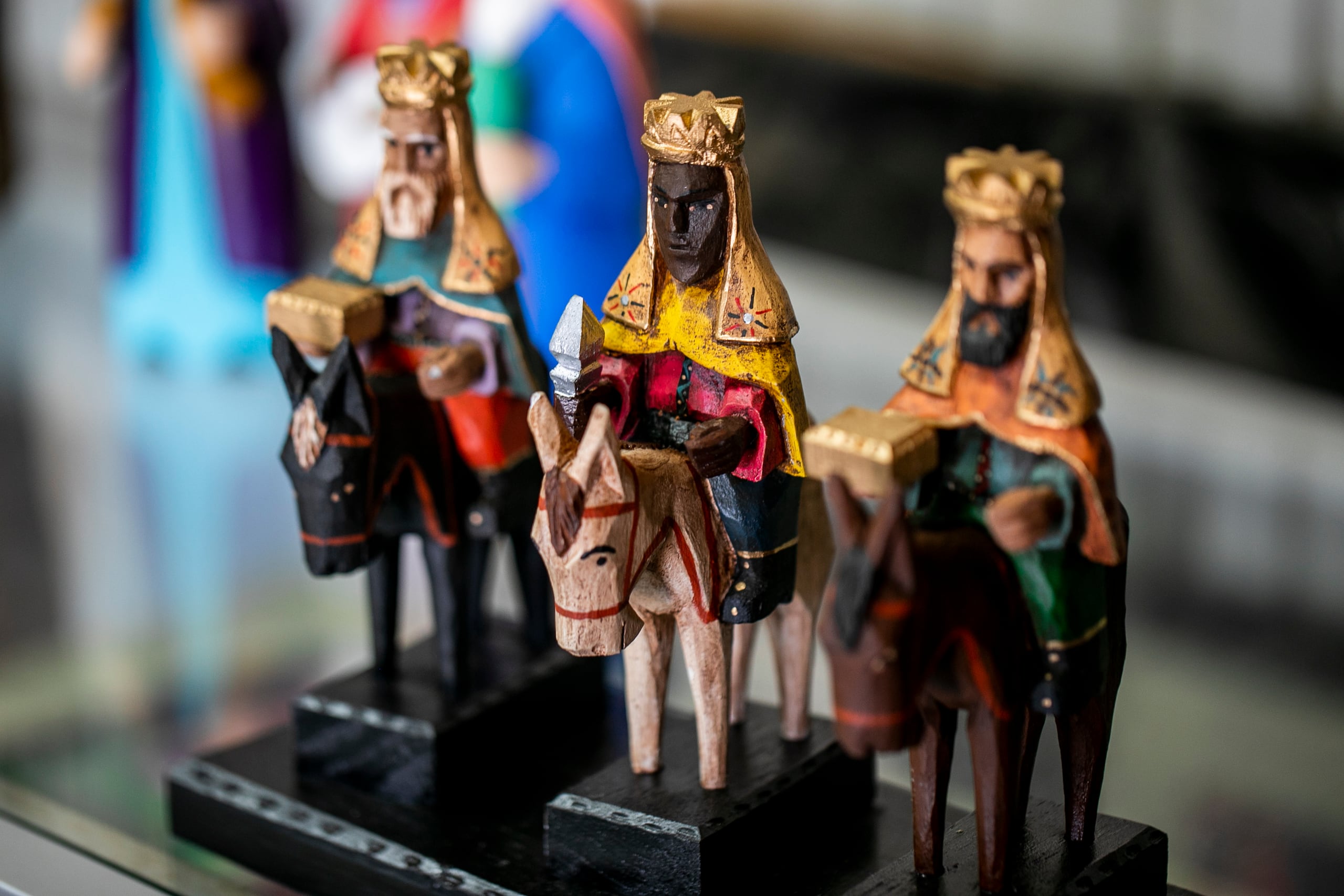 Reyes tallados por la familia Orta Rivera.