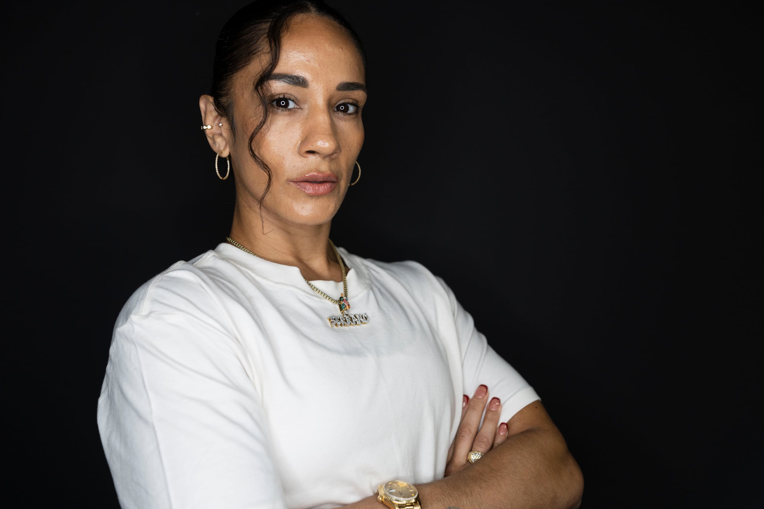 Serrano es campeona mundial de peso pluma (126 libras).
