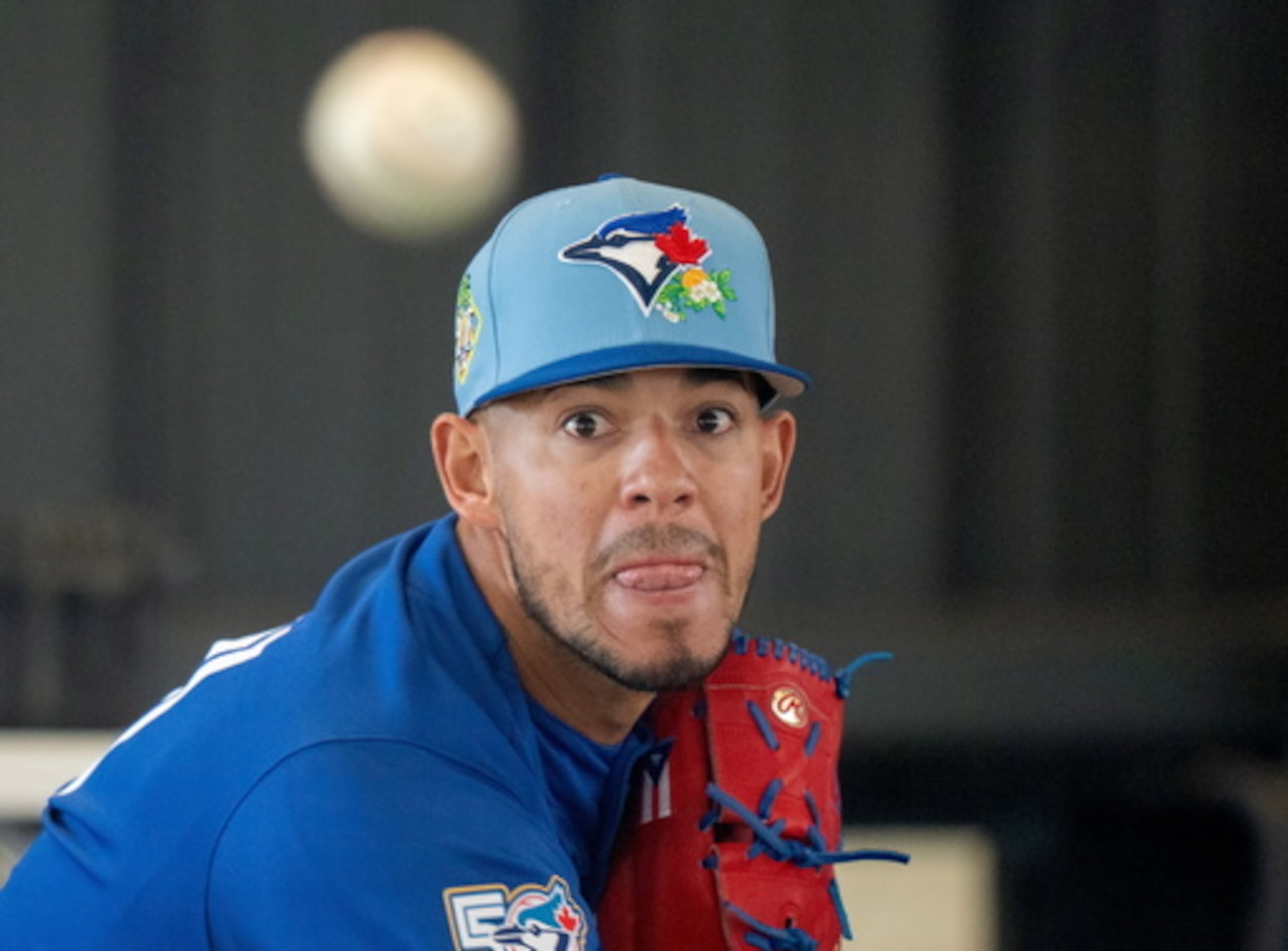 El boricua José Berríos, de los Blue Jays de Toronto, hace un lanzamiento en la pretemporada en Dunedin, Florida, el domingo 15 de febrero de 2026 (Frank Gunn/The Canadian Press via AP)
