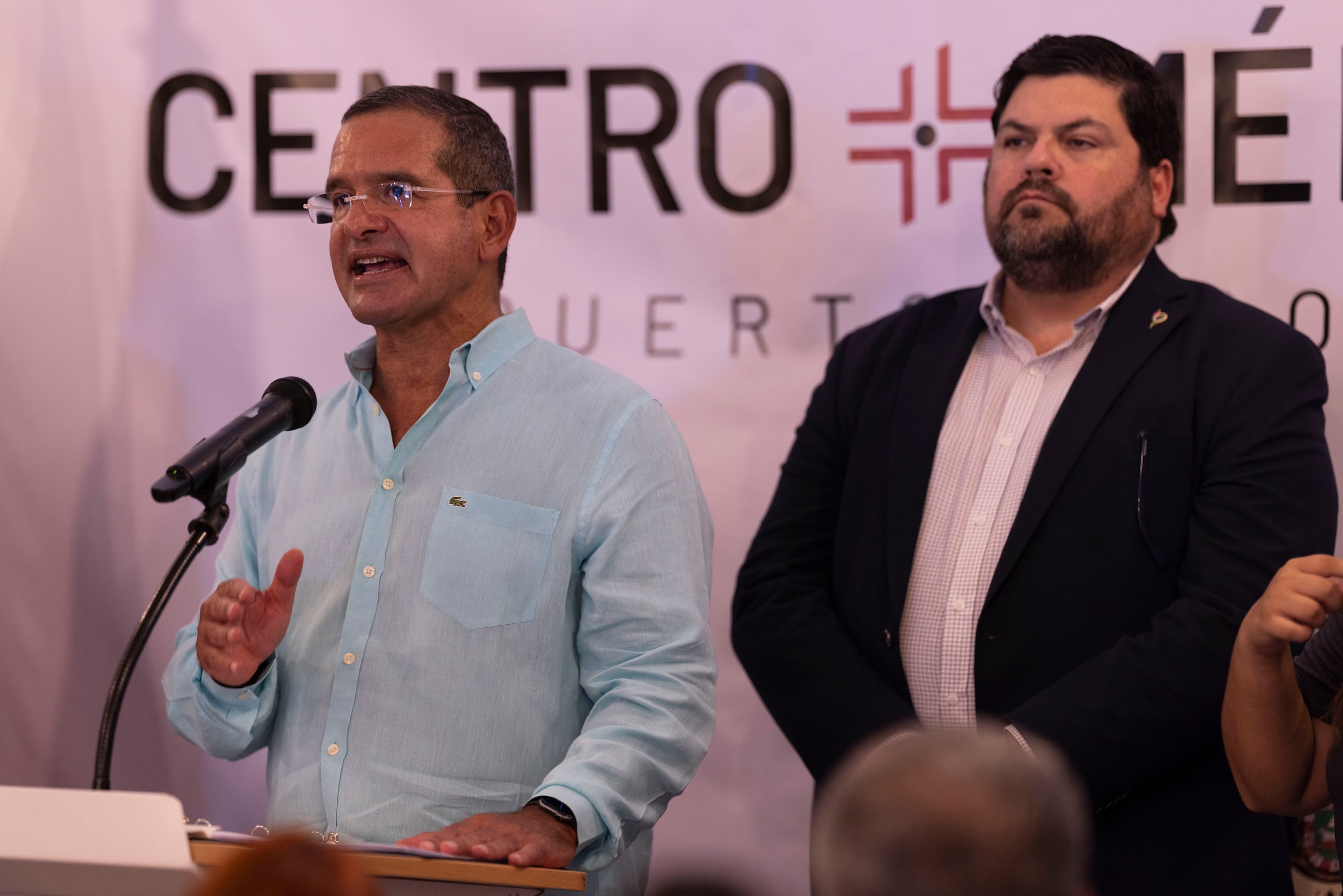 El gobernador Pedro Pierluisi hizo el anuncio junto al secretario de Salud, Carlos Mellado.