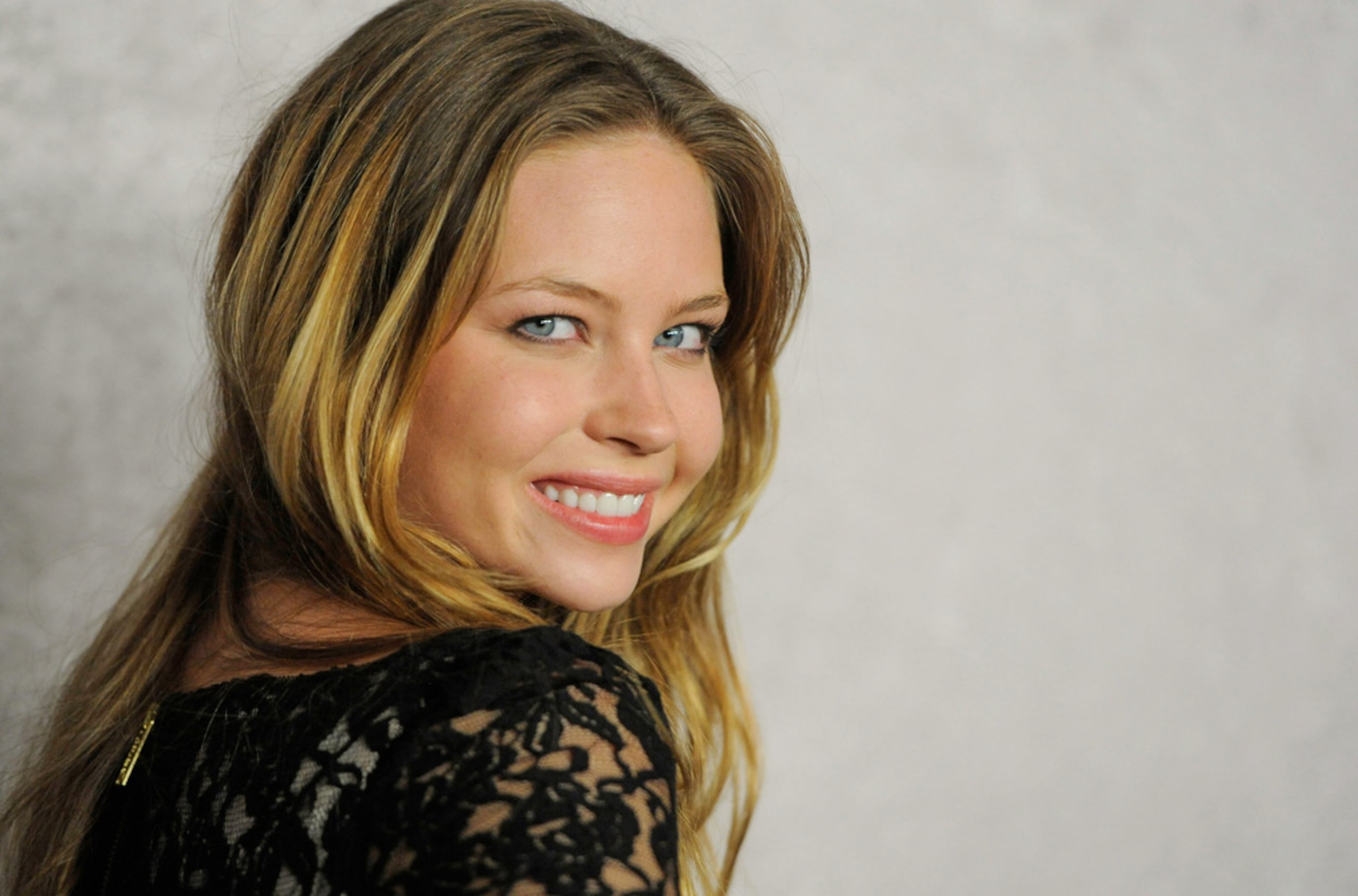 La actriz Daveigh Chase posa durante la premier de la quinta temporada de la serie de HBO "Big Love" en Los Ángeles el 12 de enero de 2011.