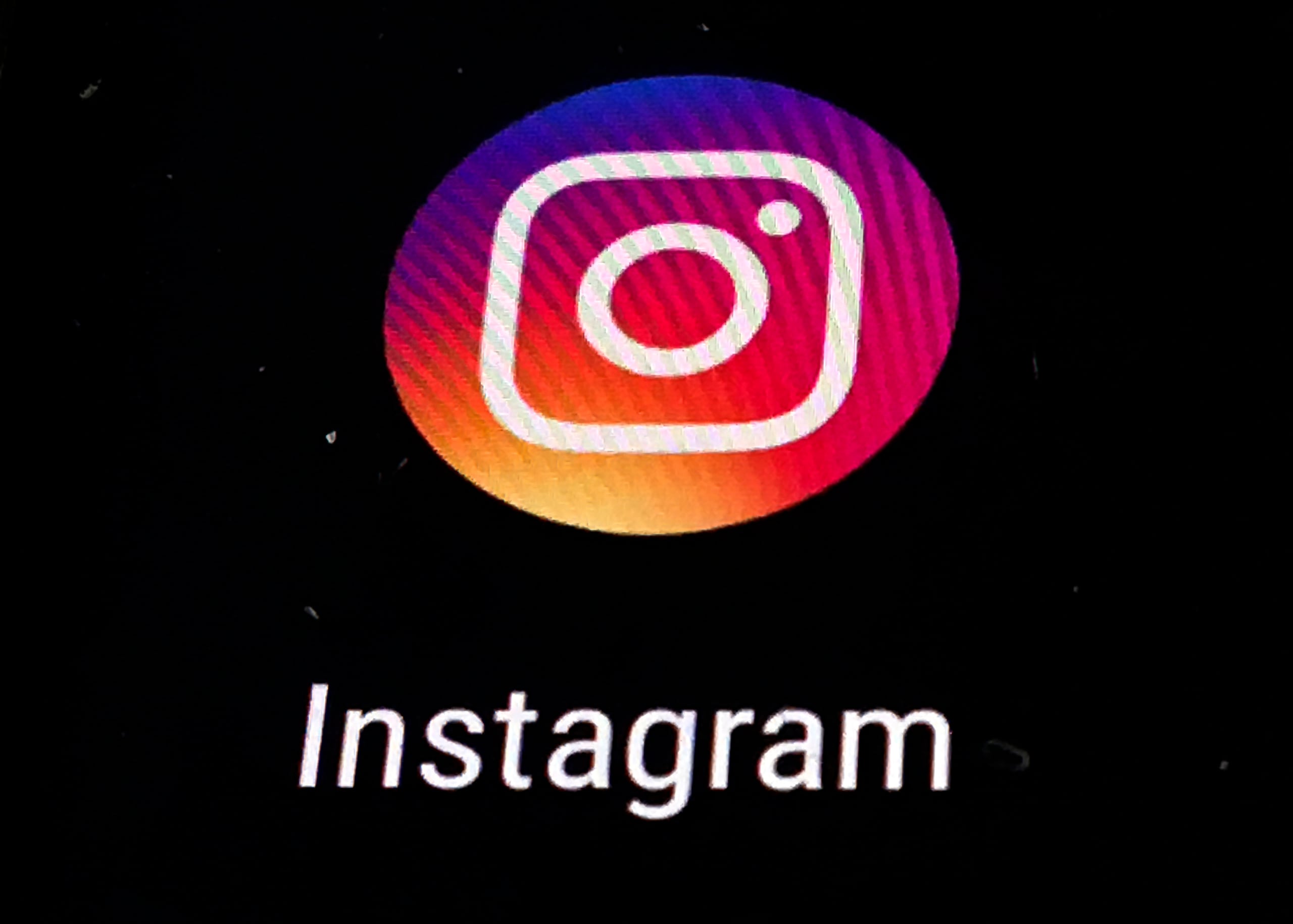 La víctima conoció al hombre a través de la red social de Instagram.