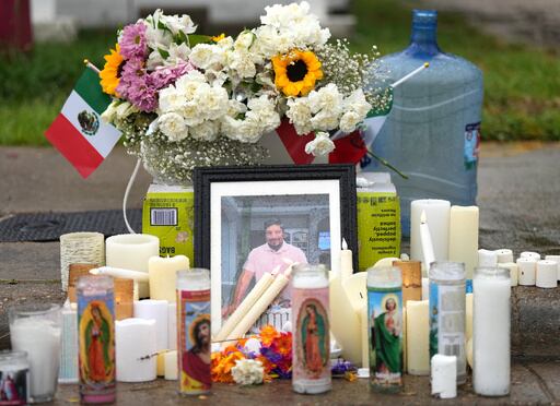 Imagen de la cobertura de: Aparece una nueva versión sobre la muerte de un padre de Houston en un operativo de ICE