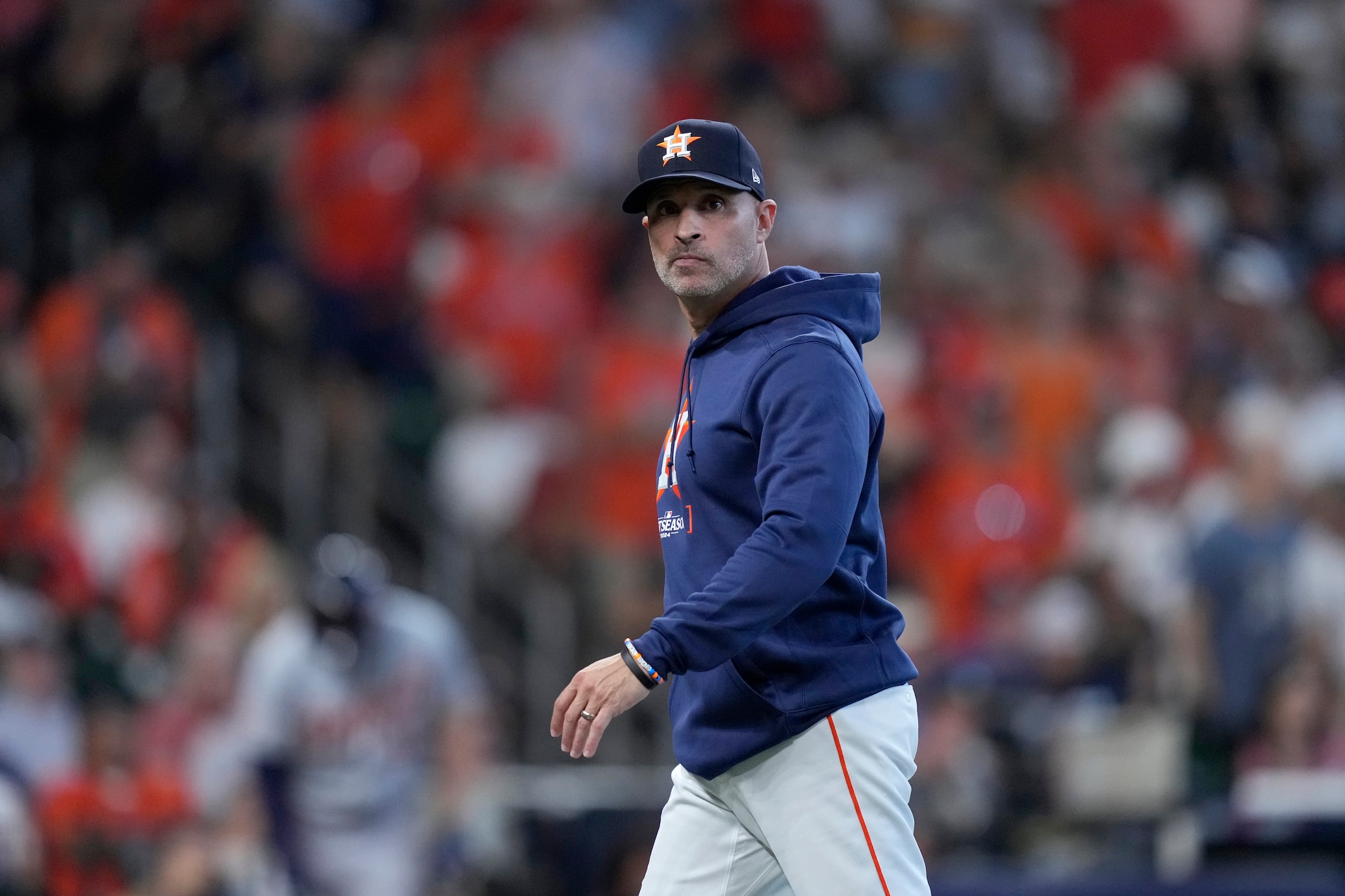El máger de los Astros de Houston, el puertorriqueño Joe Espada, durante el segundo juego de la serie de wild card contra los Tigers de Detroit.