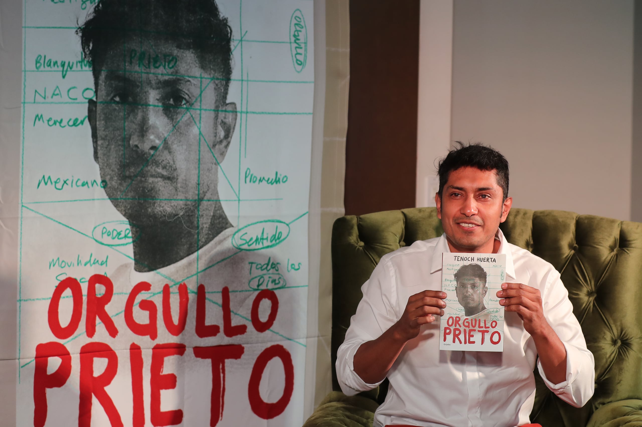 Ríos acusó a Huerta (quien dio vida a Namor en la pelicula del MCU, "Black Panther, Wakanda Forever") de implementar prácticas como 'gaslighting' y 'pity play' para abusar de ella y hacerse ver como la víctima.