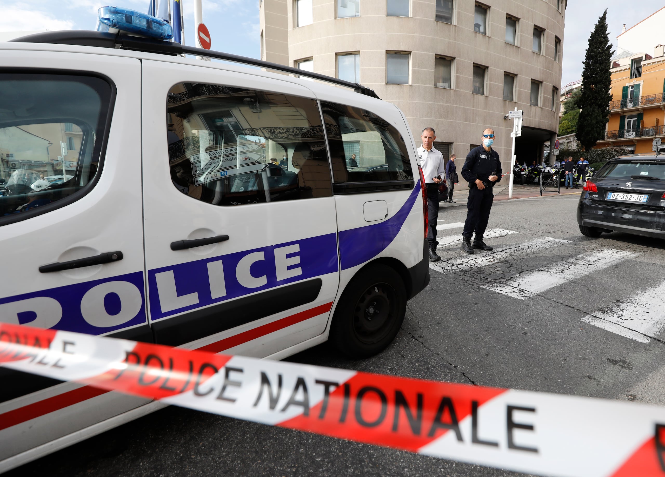 La Policía francesa ya tiene el menor bajo custodia.