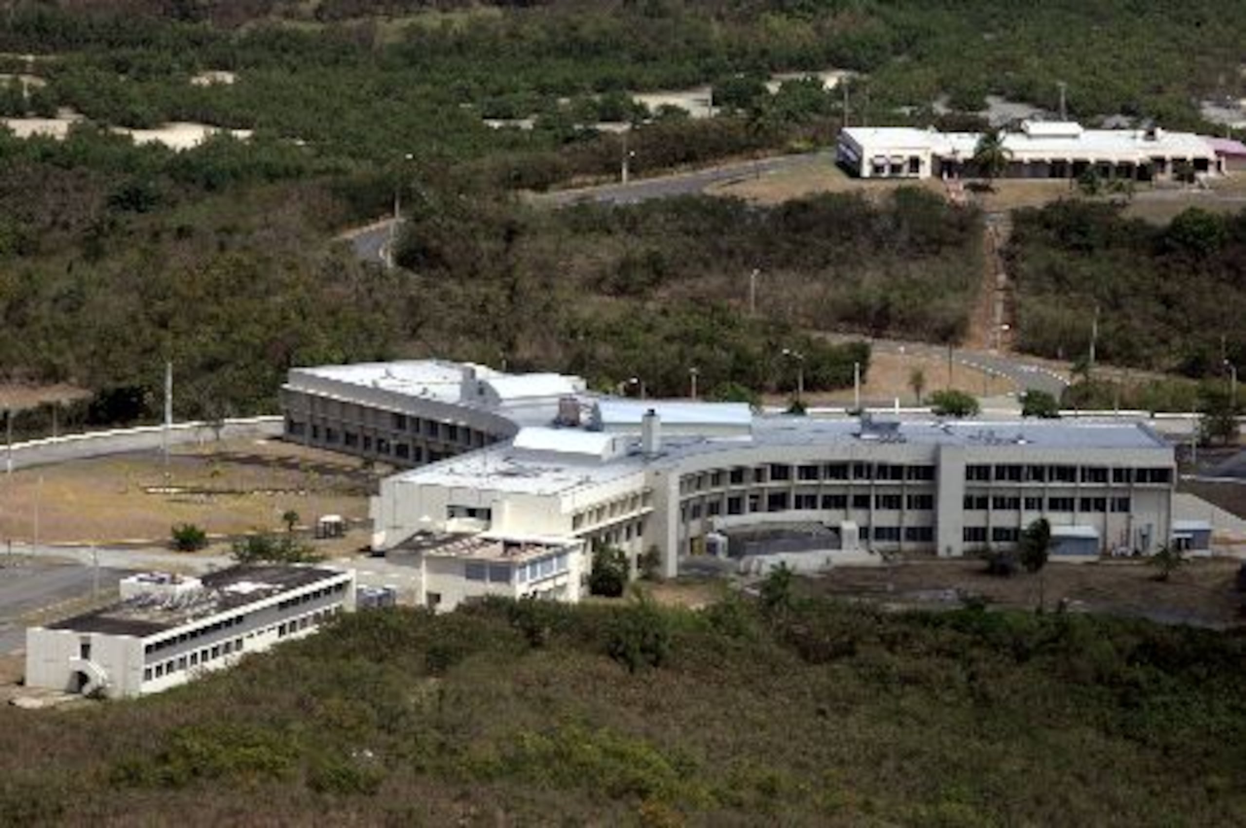 El acuerdo fue firmado ayer por el director ejecutivo de la Autoridad para el Redesarrollo de Roosevelt Roads, Mario González Lafuente, y el presidente de Reef Catamarans, Carlos Correia Mendes. <font color="yellow">(Archivo)</font>