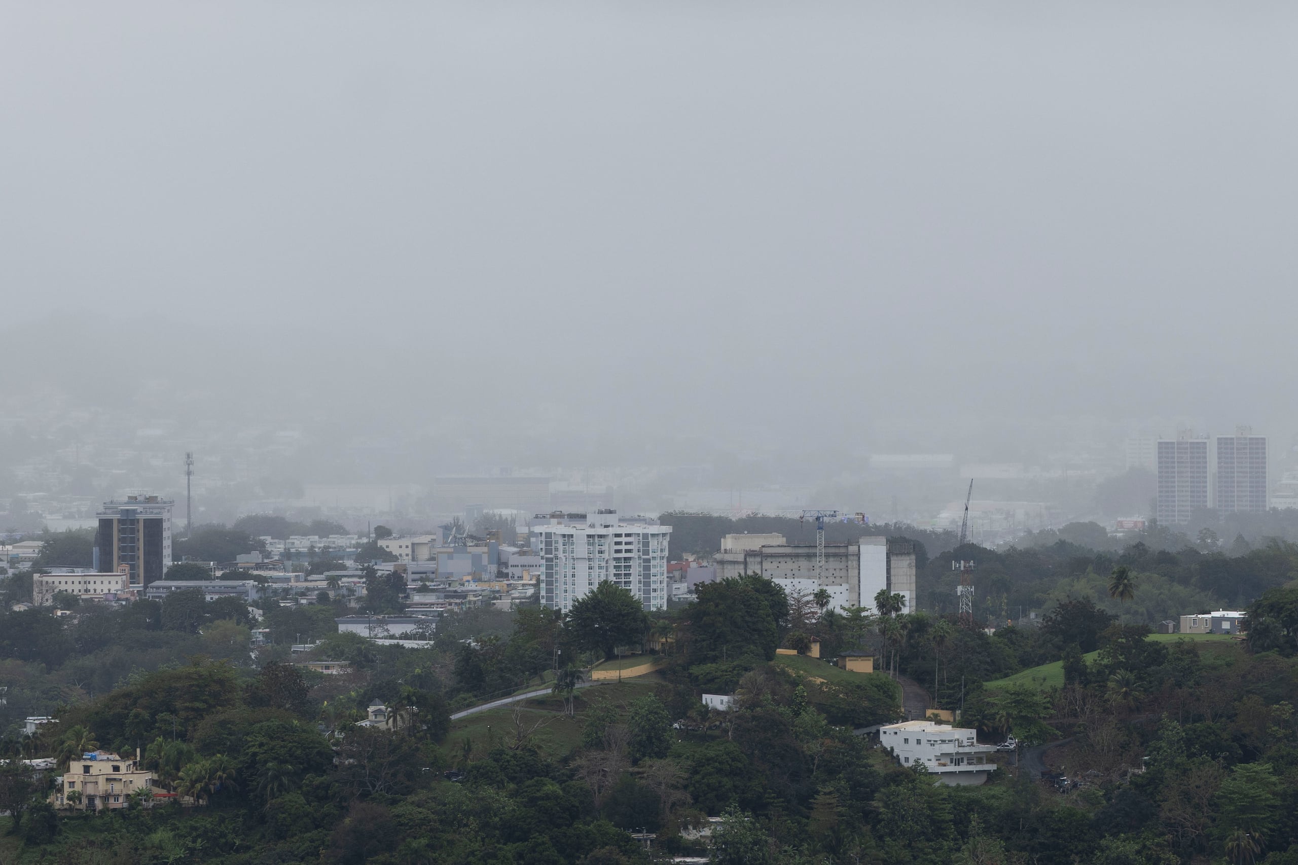 Las zonas con mayor probabilidad de recibir las lluvias más intensas son el este, norte e interior de Puerto Rico, “aunque existe incertidumbre sobre la ubicación exacta”, advirtió el Servicio Nacional de Meteorología.