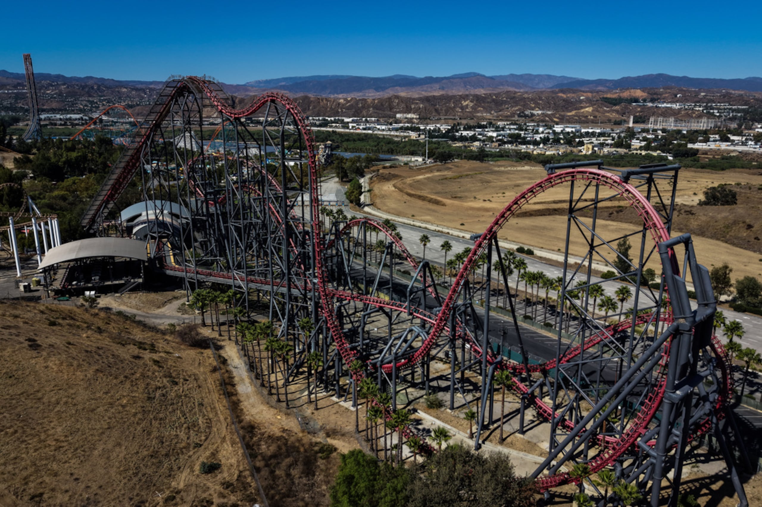 La montaña rusa X2 en el parque Six Flags Magic Mountain, en California.