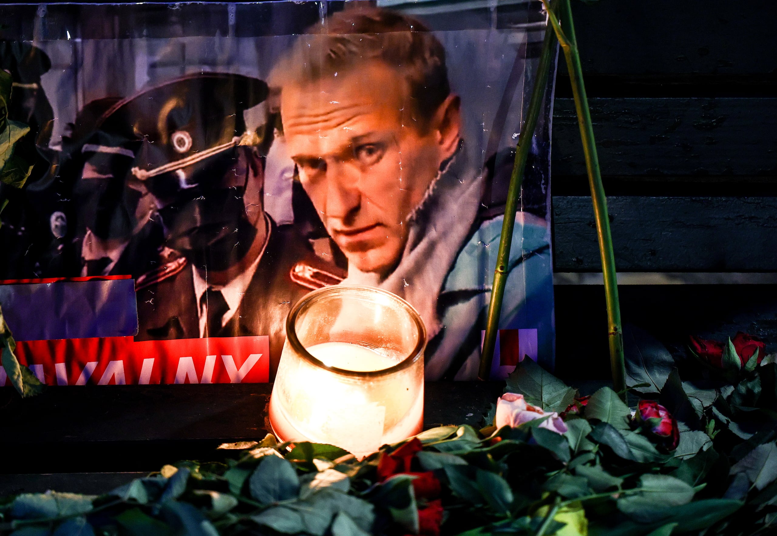 Alexei Navalny, quien luchó contra la corrupción oficial y organizó protestas multitudinarias contra el Kremlin, falleció el 16 de febrero en prisión a los 47 años.