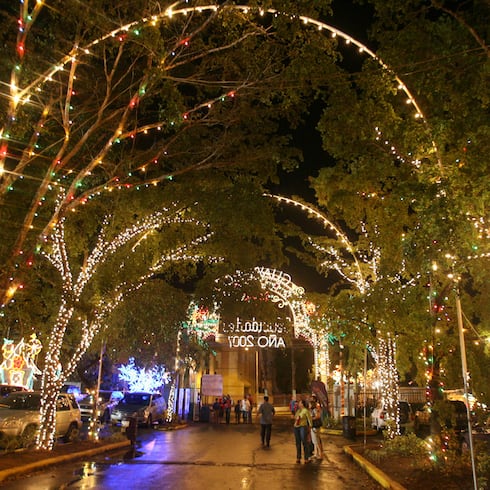 FOTOS: Cuando la Navidad se encendía con Ciudad Encantada en Guaynabo