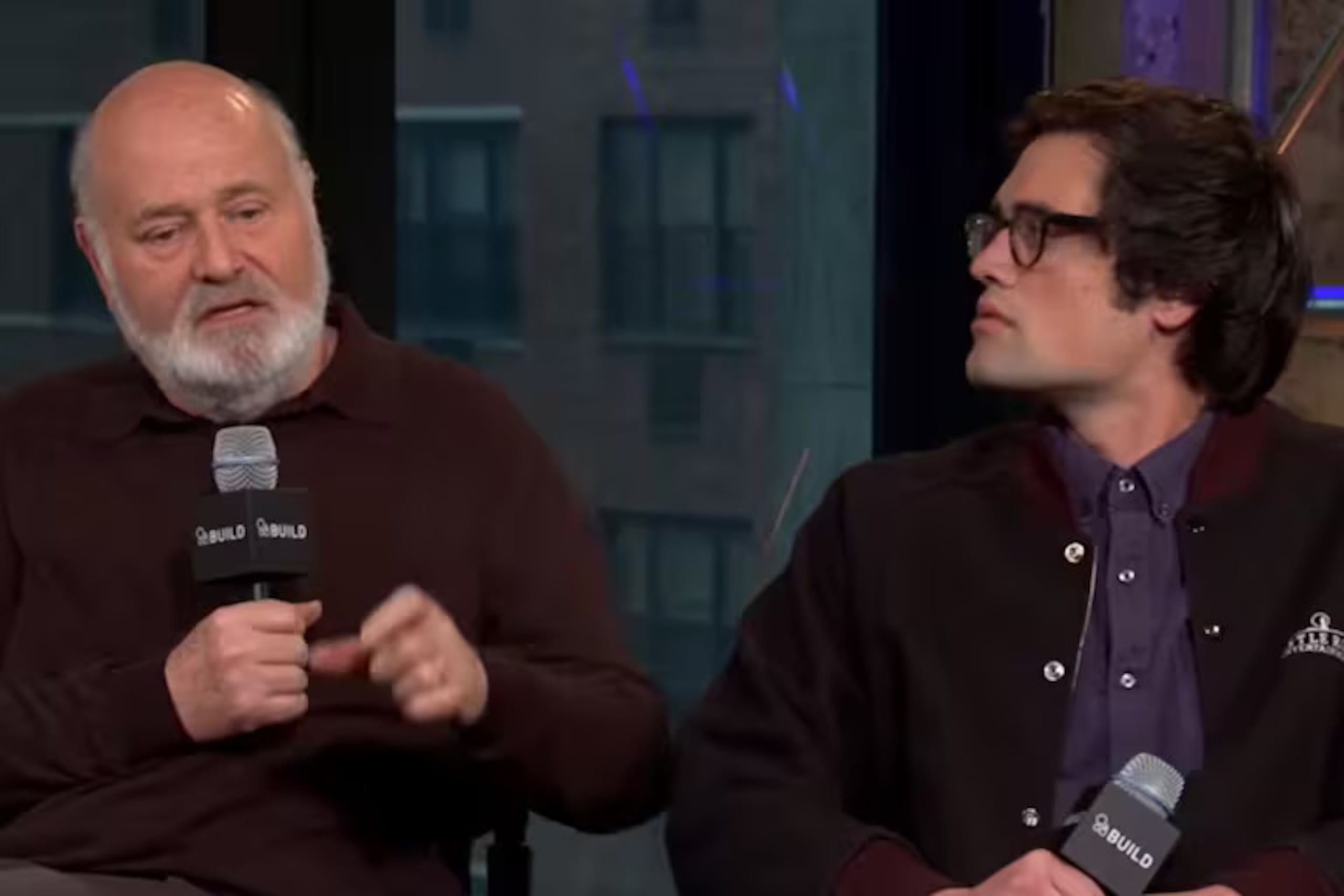 Rob Reiner al lado de su hijo Nick en la gira de prensa de la película Being Charlie, que se estrenó en 2016 y donde trabajaron juntos.