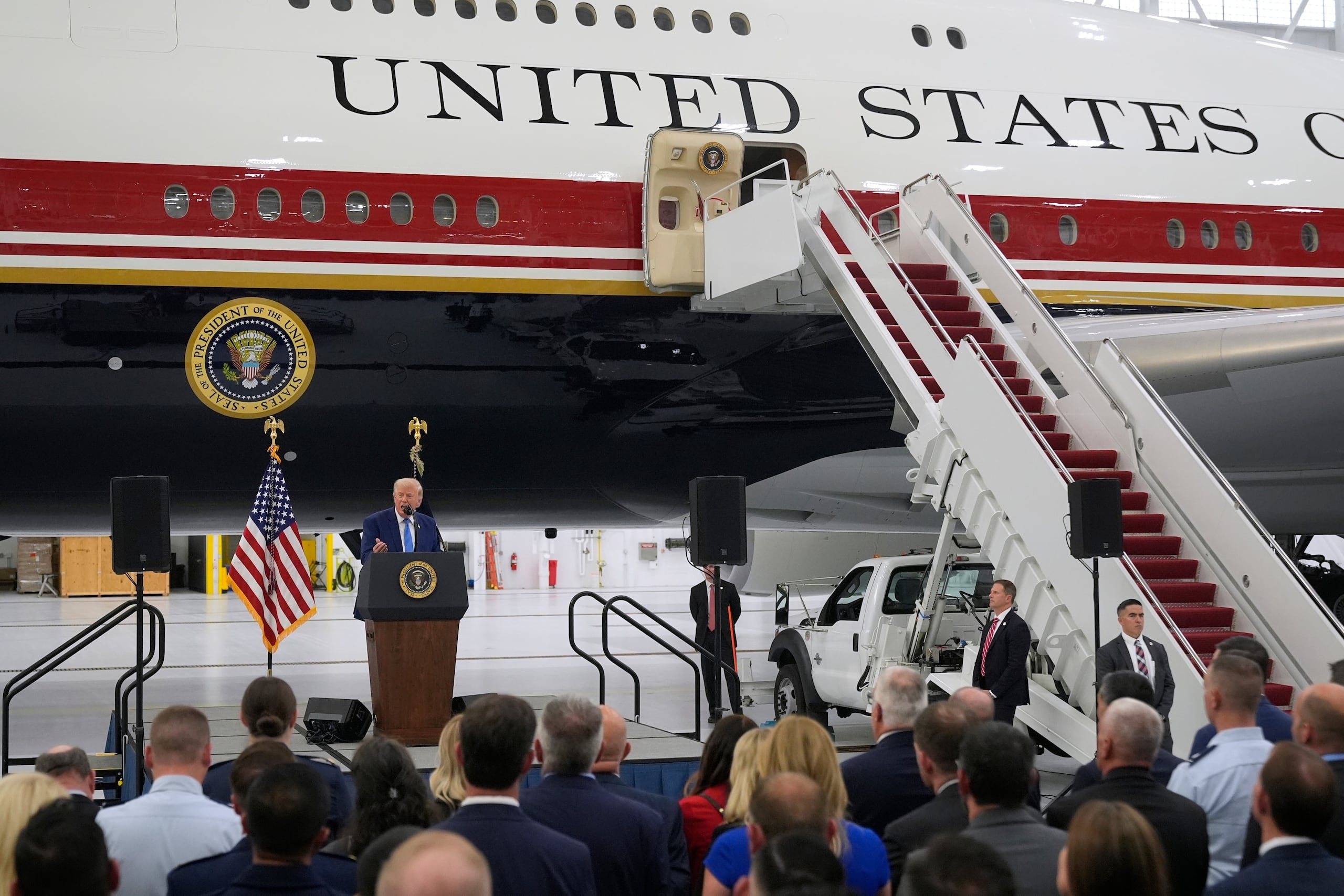 Trump hizo el anuncio en su red social "Truth Social".