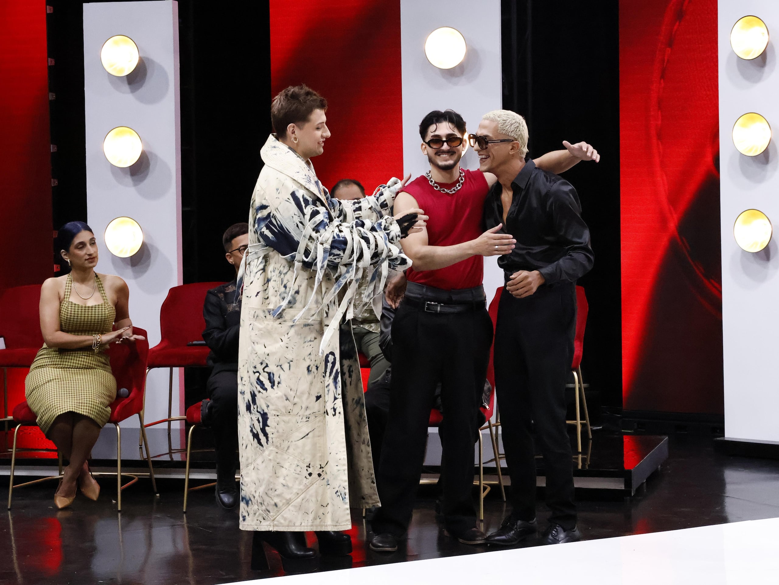 En el desafío de la gala reciente, cada diseñador confeccionó un look exclusivo para una figura invitada.