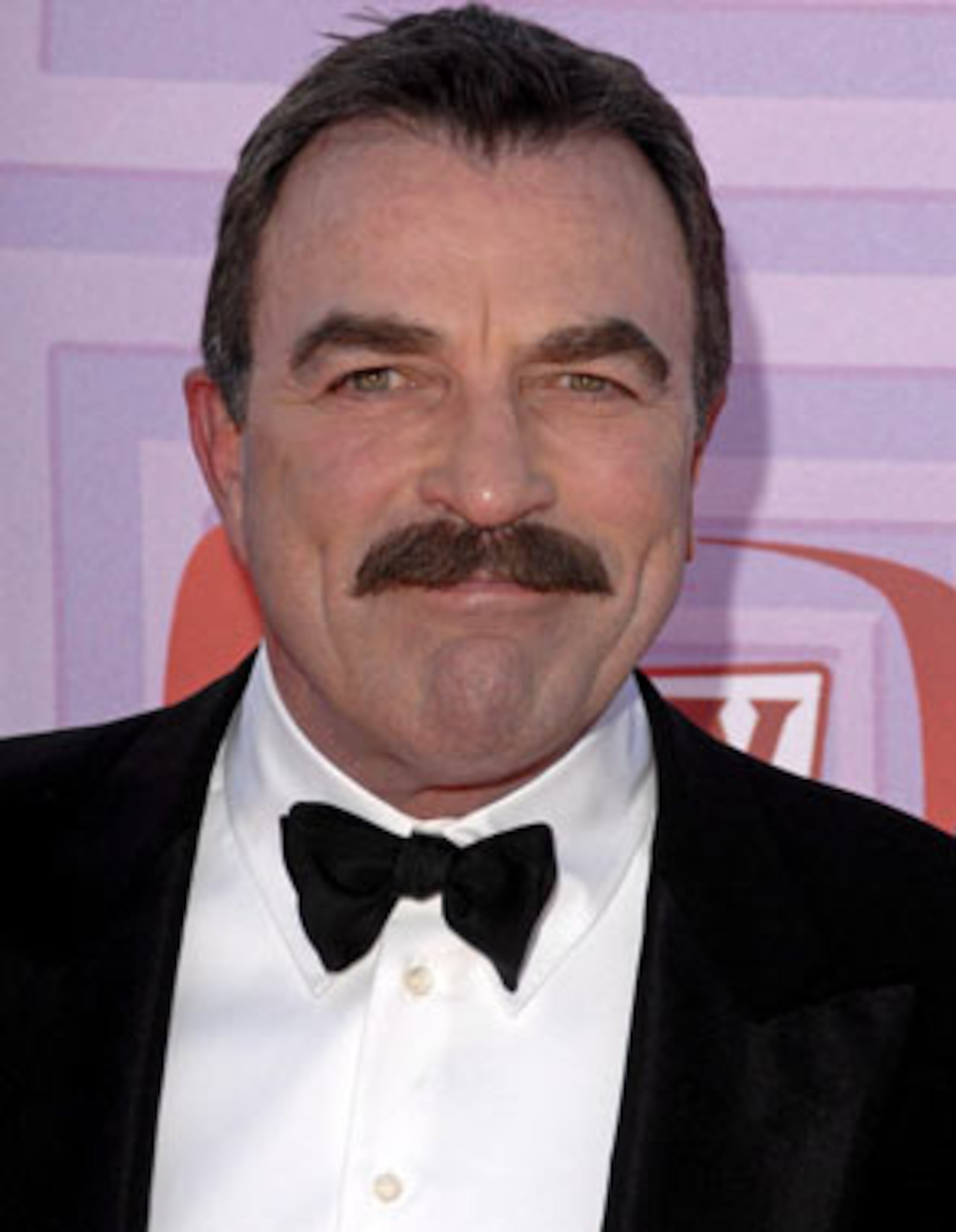 Tom Selleck: A sus 68 años, aún hace suspirar a muchas, pero lo que más le ilusiona a él es cultivar aguacates.