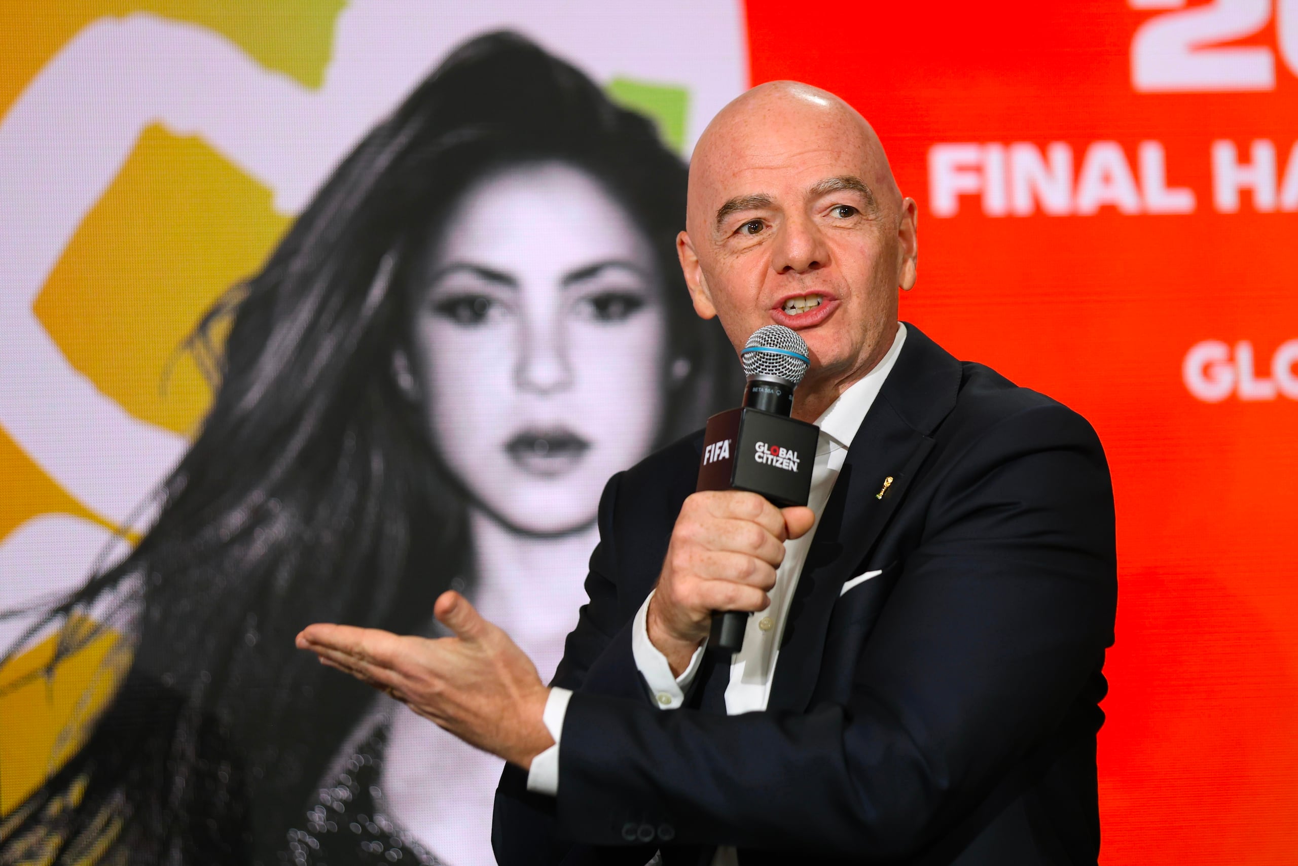 El presidente de la FIFA Gianni Infantino interviene en un panel sobre el espectáculo del descanso del Mundial de Fútbol de la FIFA 2026 durante la cumbre Global Citizen NOW, el jueves 14 de mayo de 2026, en Nueva York. (Foto AP/Heather Khalifa)