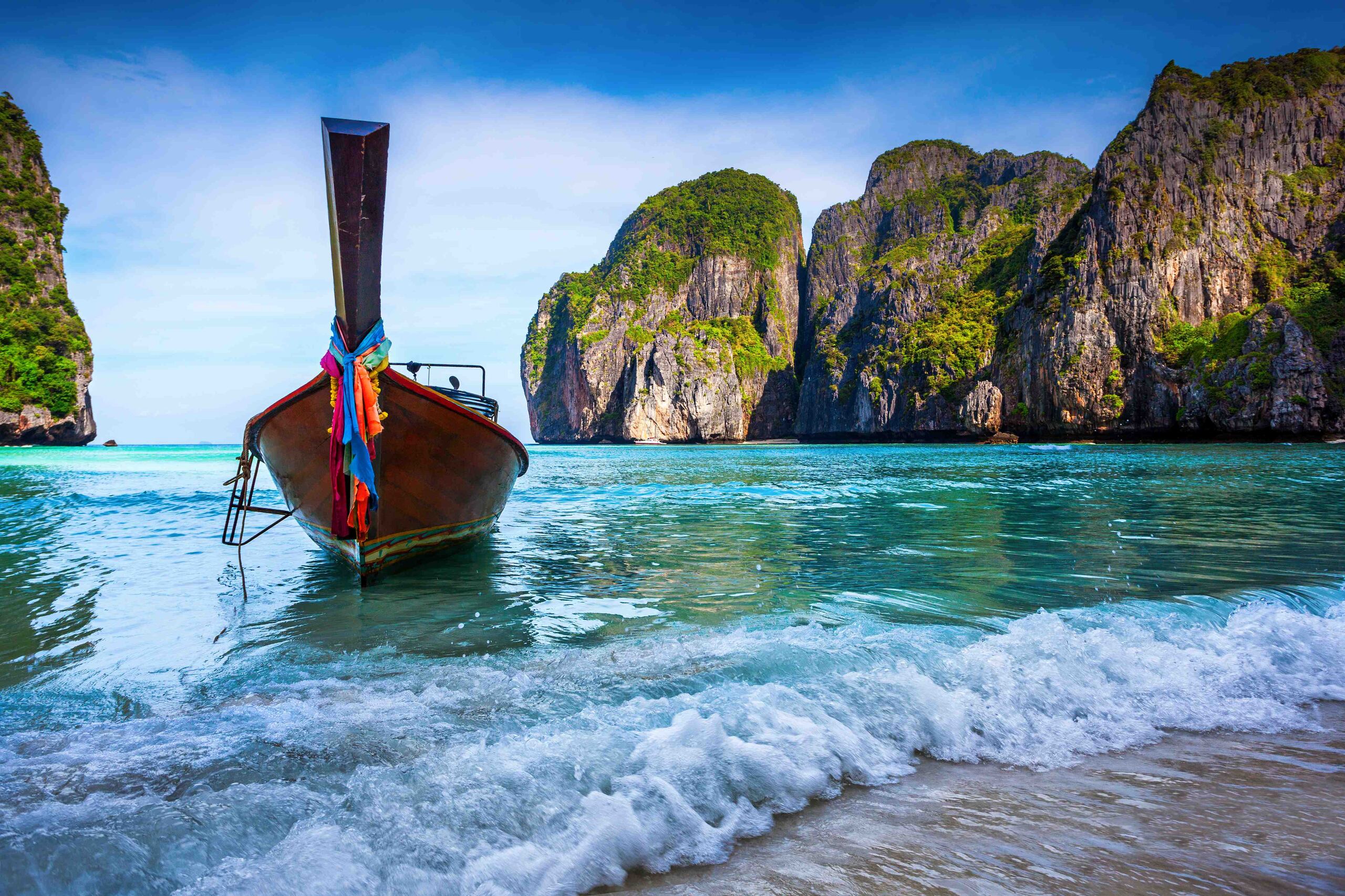 Bahía Maya en la isla Ko Phi Phi Ley del archipiélago Phi Phi, al sur de Tailandia. (Shutterstock.com)