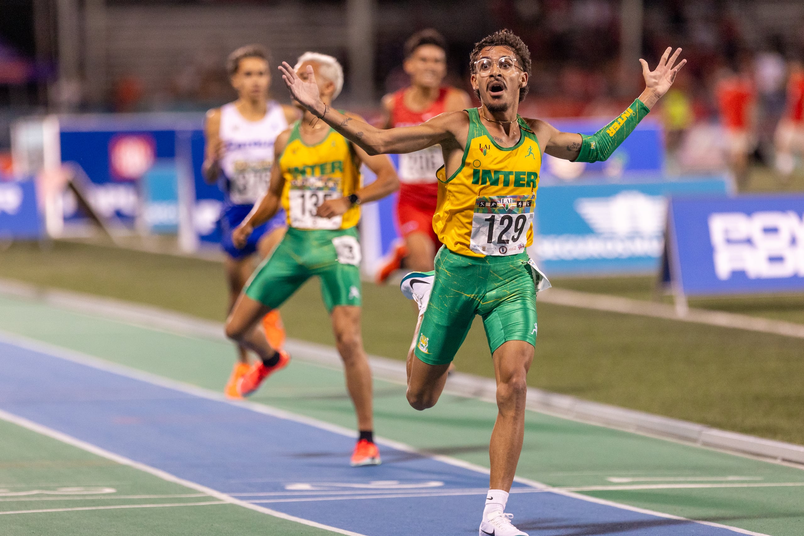Uriel Muñoz domina la prueba de 1,500 metros, seguido de Héctor Pagán, ambos de la Inter.